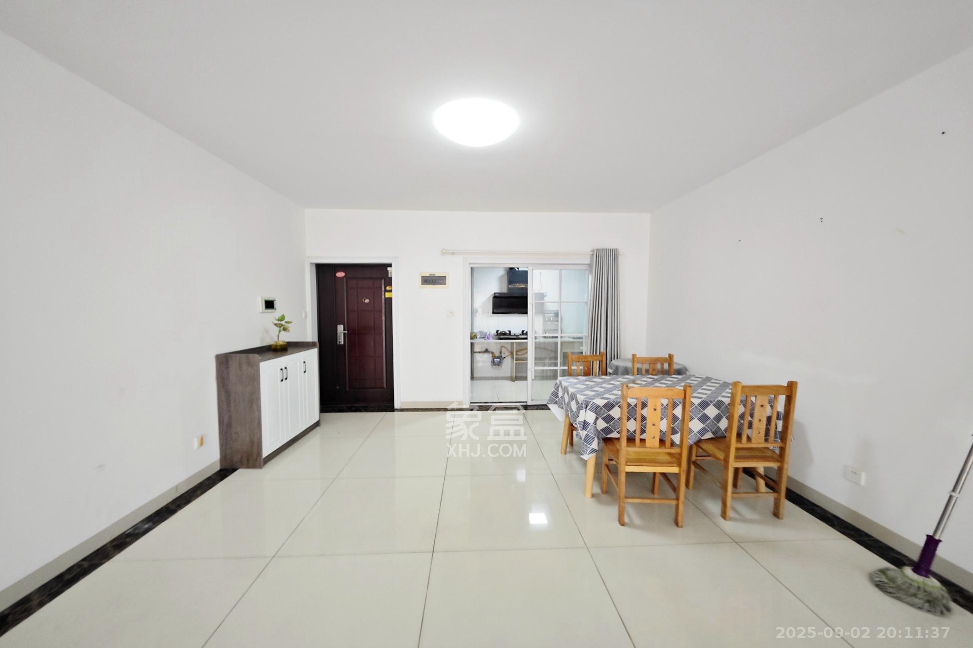 长房天翼未来城  3室2厅1卫    158.8万 长房天翼未来城  3室2厅1卫    158.8万客厅