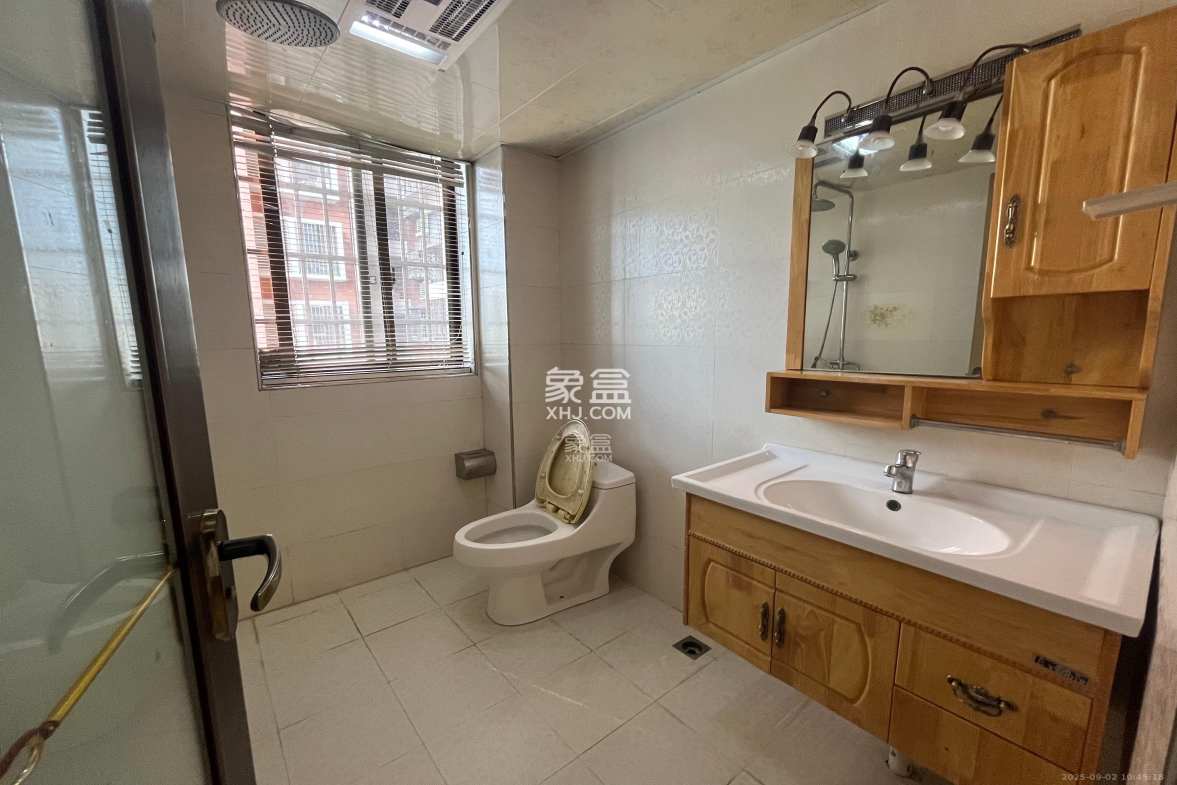 丽都桃源(金峰北院二期)  3室2厅1卫    2400.0元/月 丽都桃源(金峰北院二期)  3室2厅1卫    2400.0元/月室内图