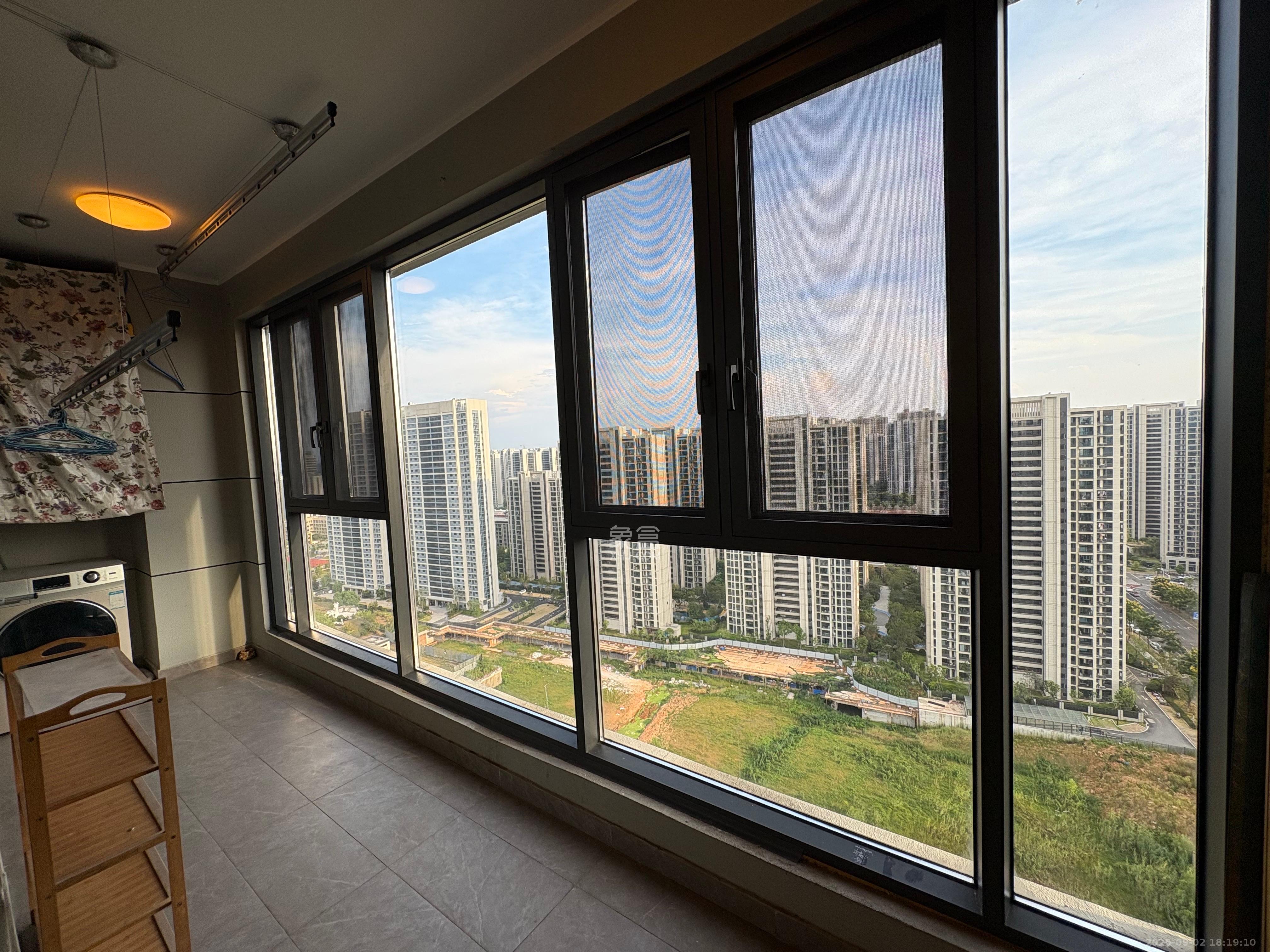 映客龙湖璟翠公馆（映客龙湖璟翠中心）  1室0厅0卫    2800.0元/月室内图