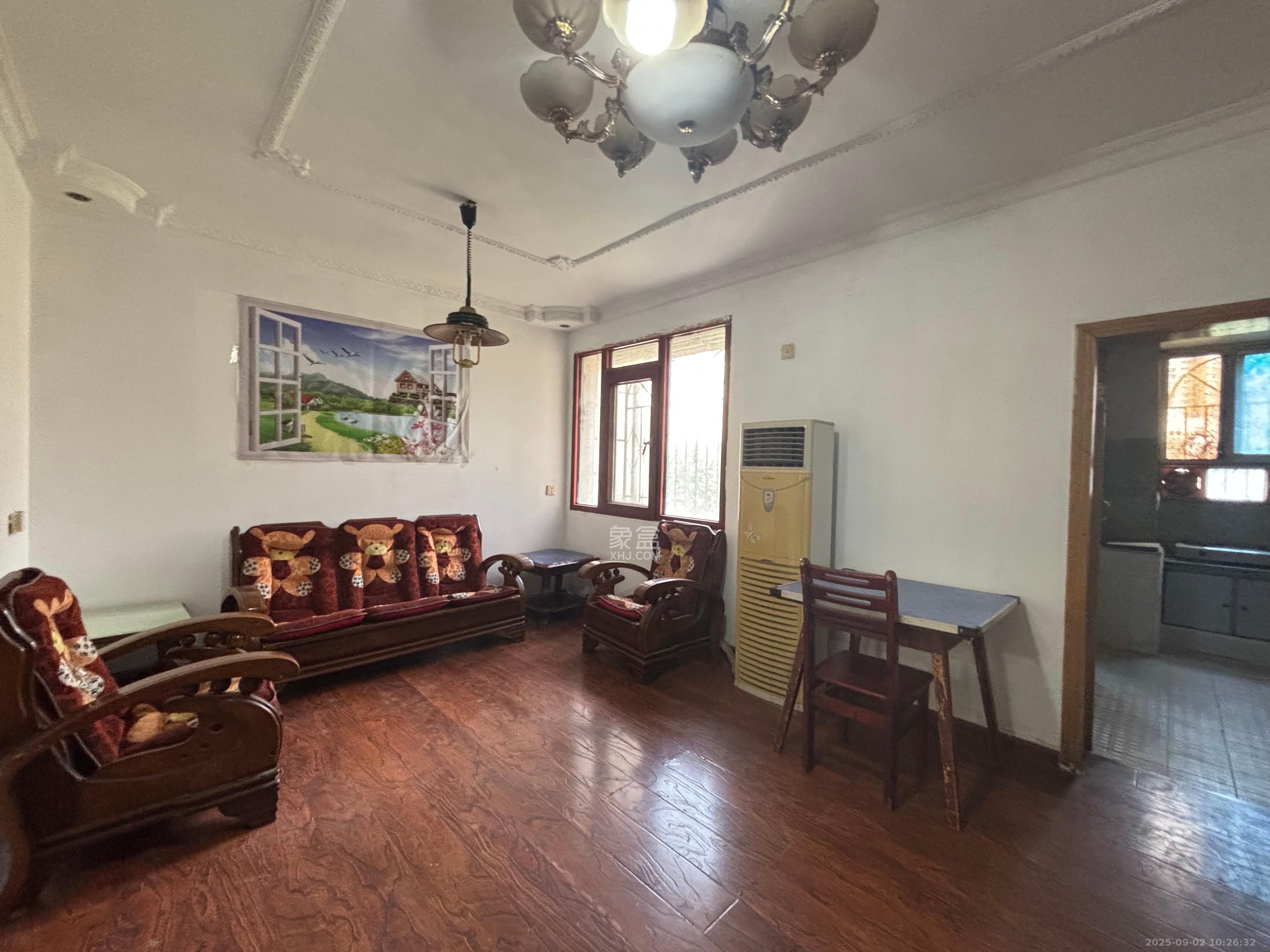 茶馆屋  2室2厅1卫    1300.0元/月 茶馆屋  2室2厅1卫    1300.0元/月室内图