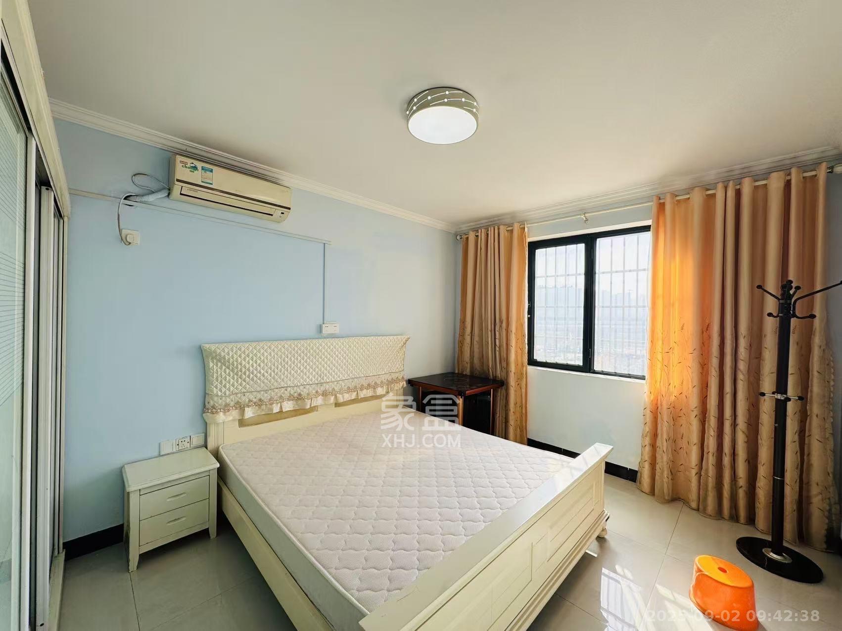 南国新城 3室2厅2卫 2400.0元/月 南国新城 3室2厅2卫 2400.0元/月室内图