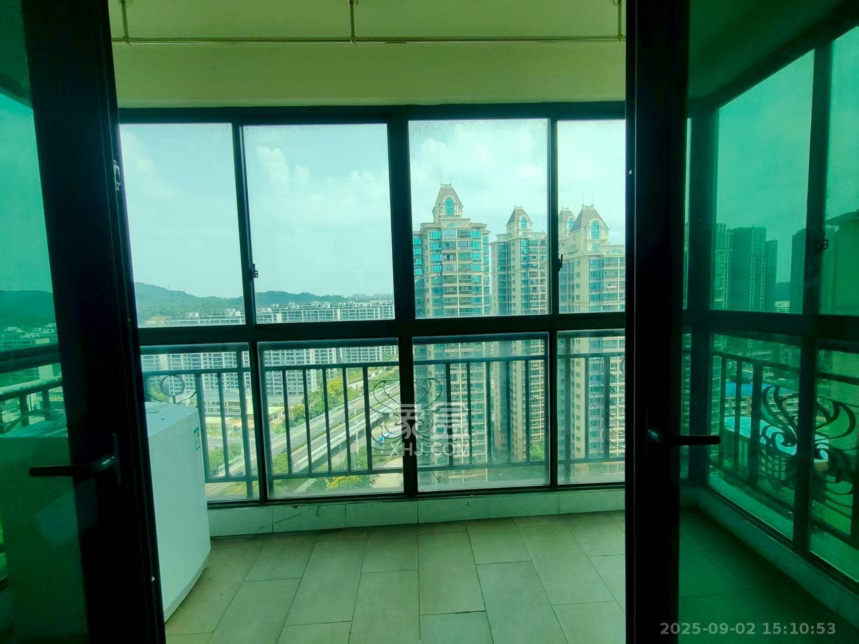 恒大华府  3室2厅1卫    2100.0元/月 恒大华府  3室2厅1卫    2100.0元/月室内图