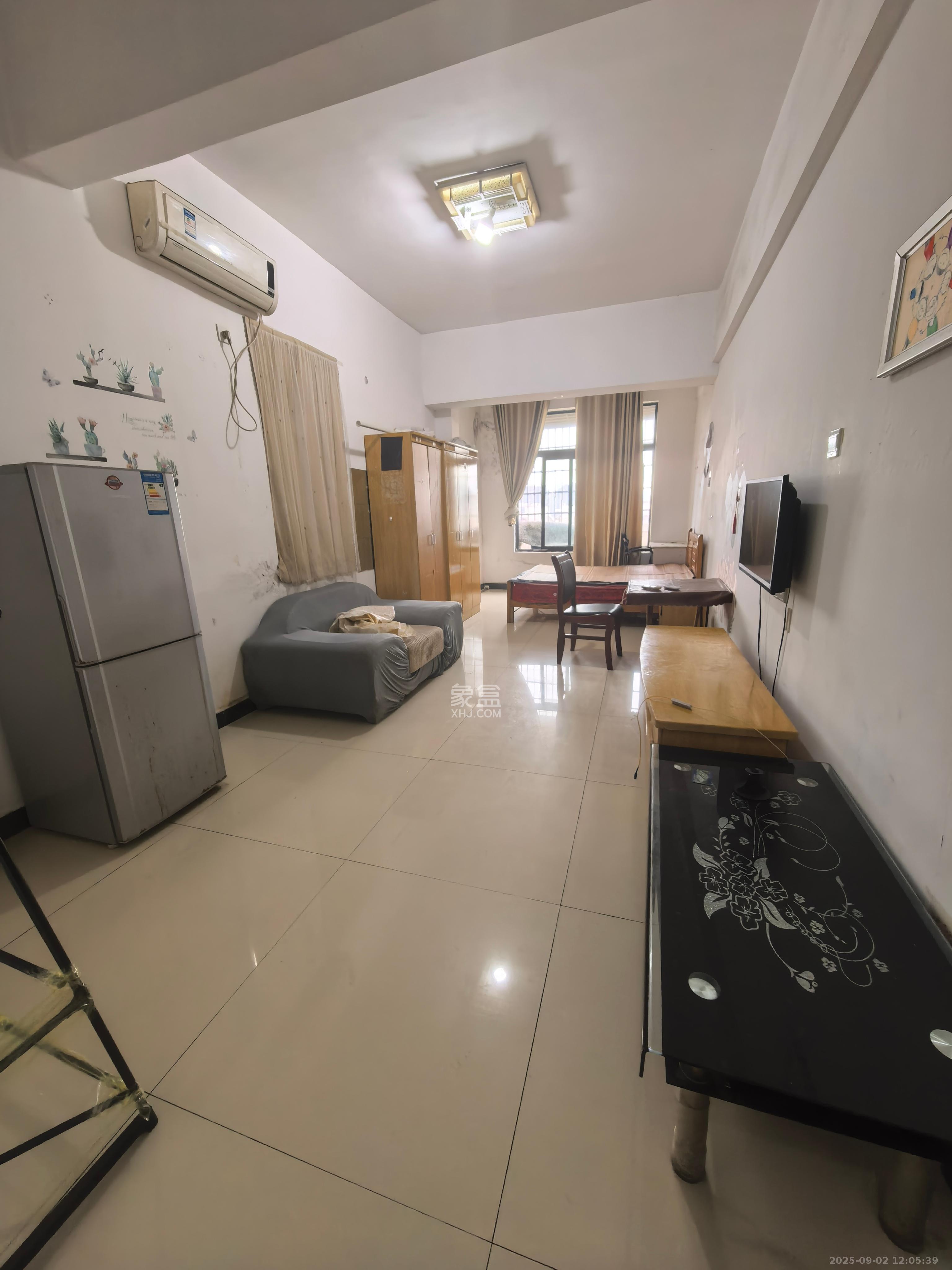 红树湾 1室1厅1卫 1100.0元/月 红树湾 1室1厅1卫 1100.0元/月室内图