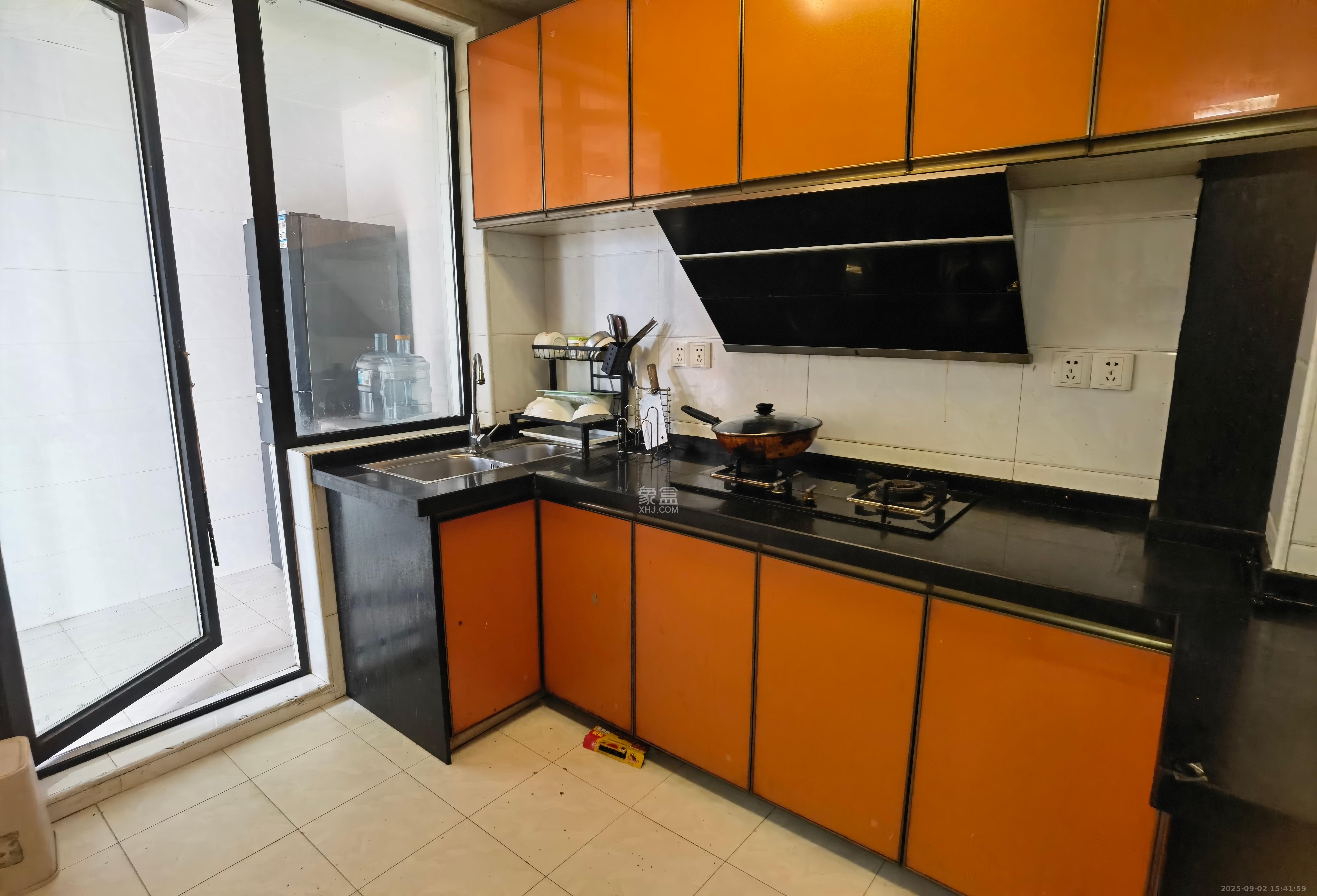 中信凯旋城（中信新城四期）  3室2厅1卫    1800.0元/月室内图