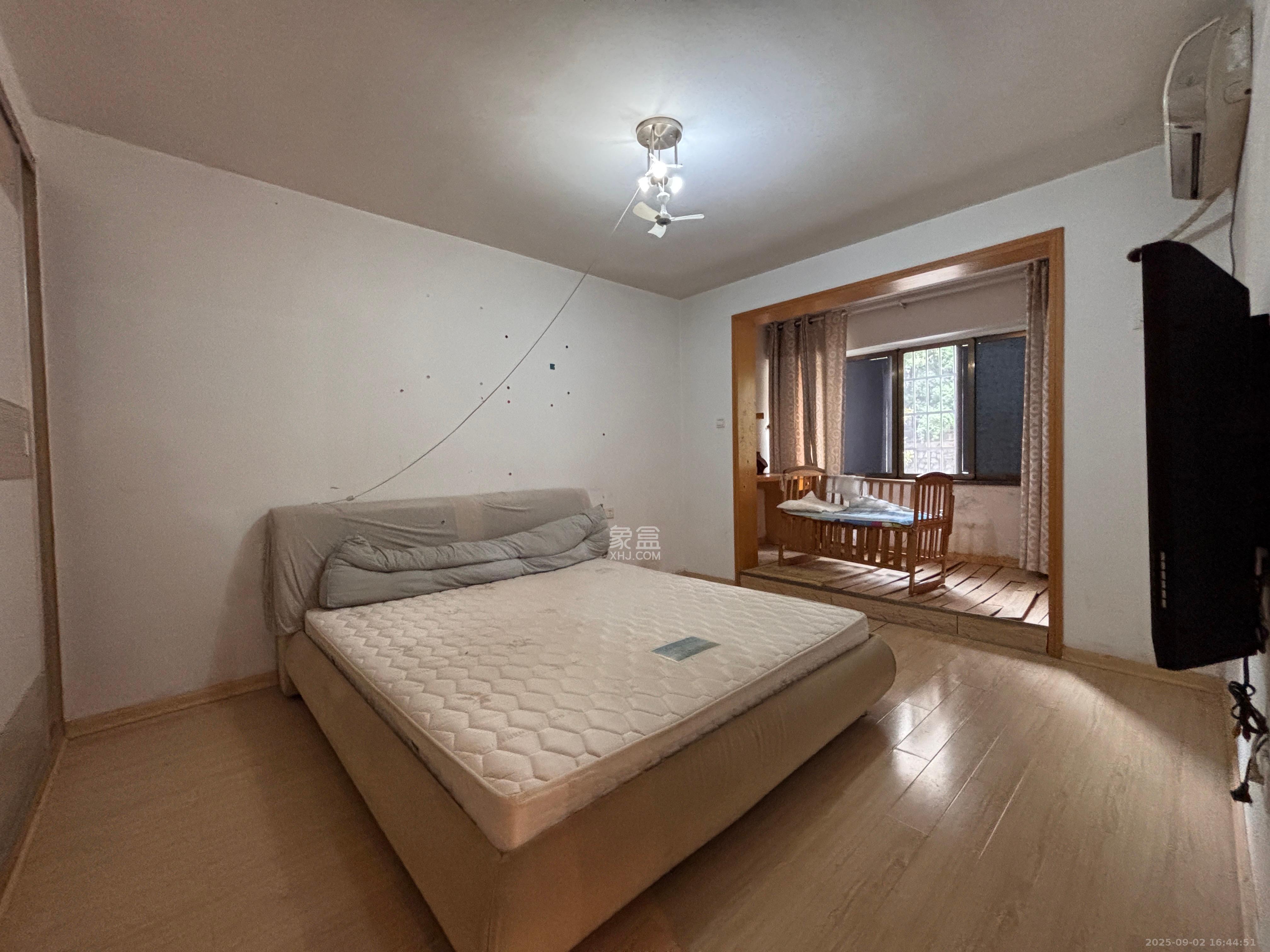 芙蓉蓉苑  3室2厅1卫    2600.0元/月室内图