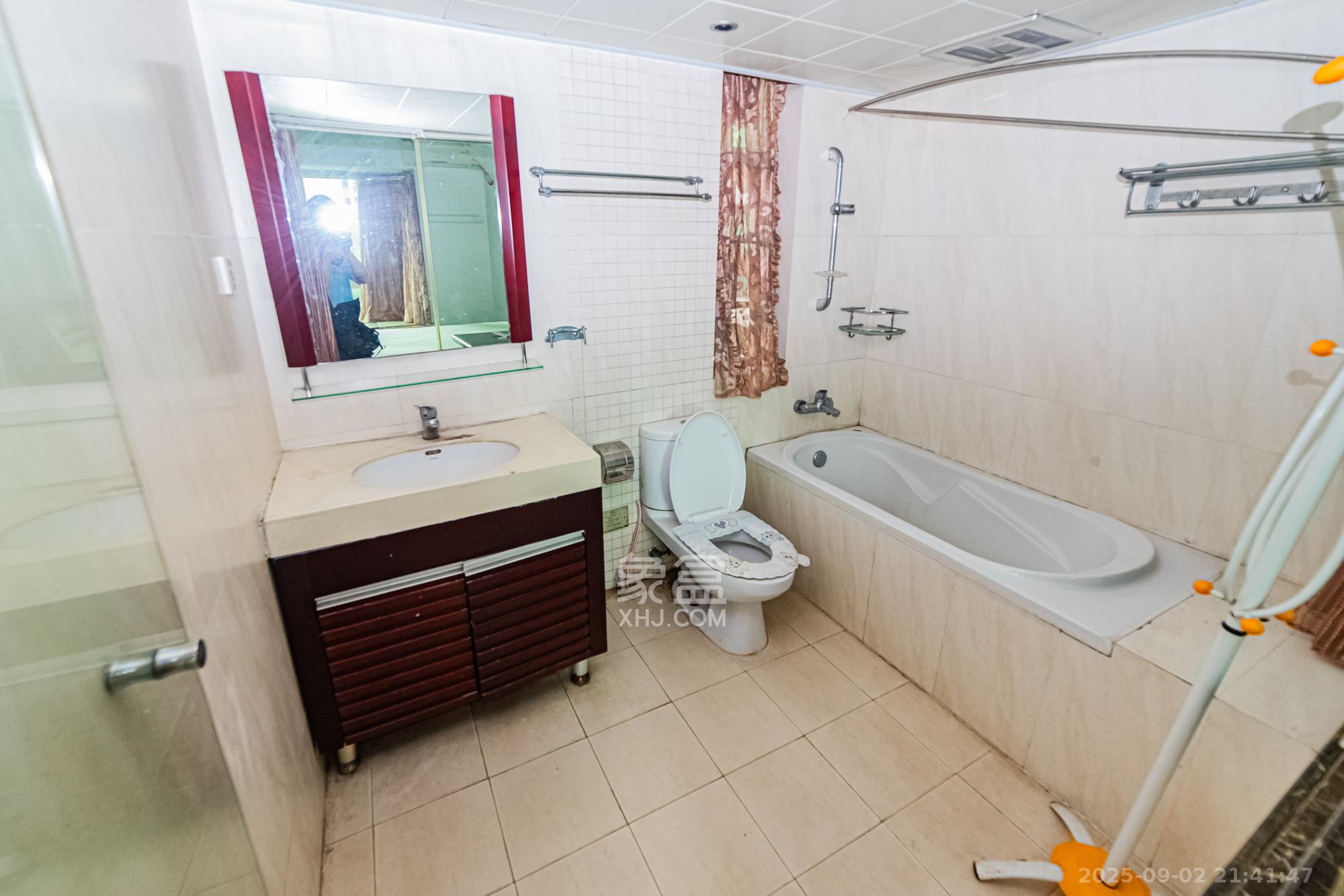 珠江花城一期桂苑 3室2厅1卫 120.0万 珠江花城一期桂苑 3室2厅1卫 120.0万卫生间