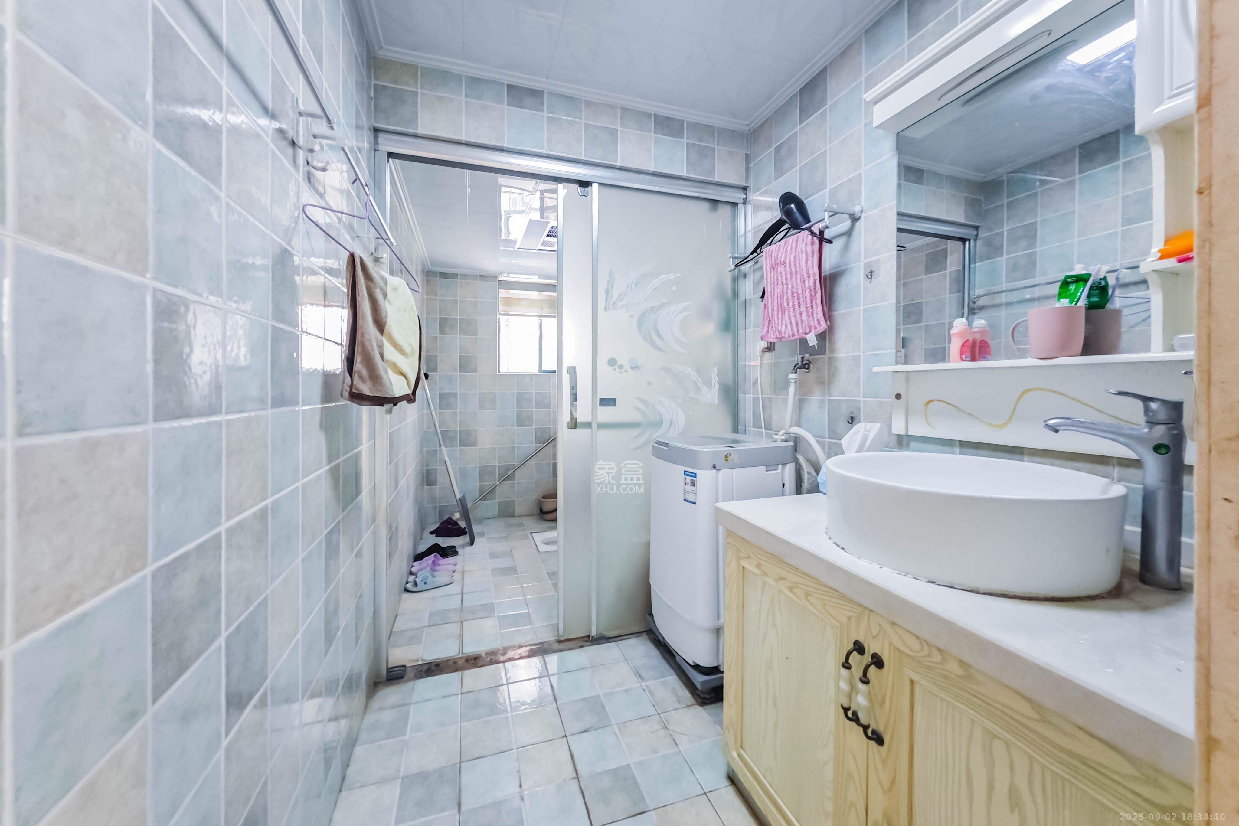 博远大厦(中南院科技综合大厦) 4室2厅2卫 165.0万 博远大厦(中南院科技综合大厦) 4室2厅2卫 165.0万卫生间