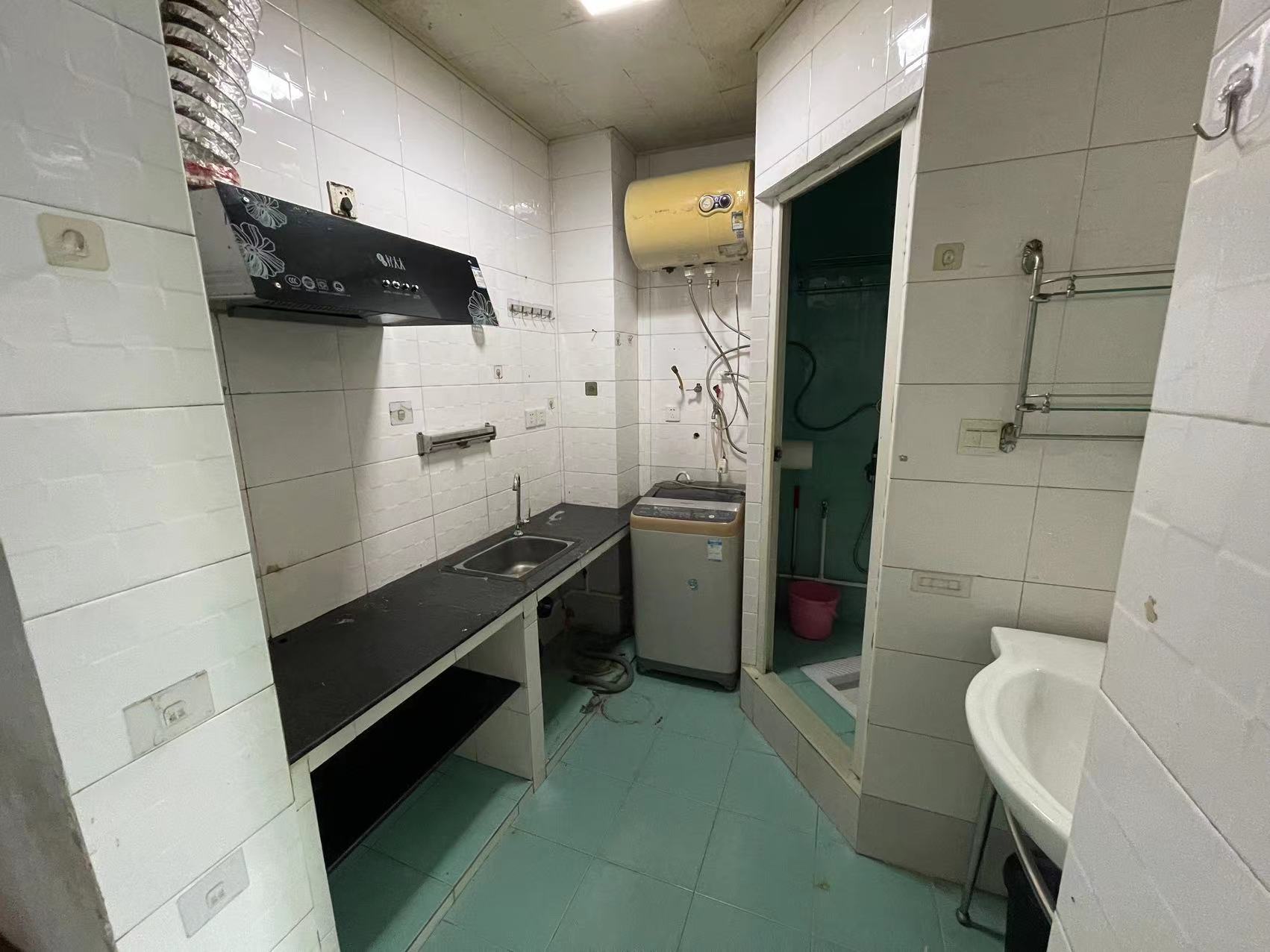 富骅大厦 2室1厅1卫 1200.0元/月 富骅大厦 2室1厅1卫 1200.0元/月室内图