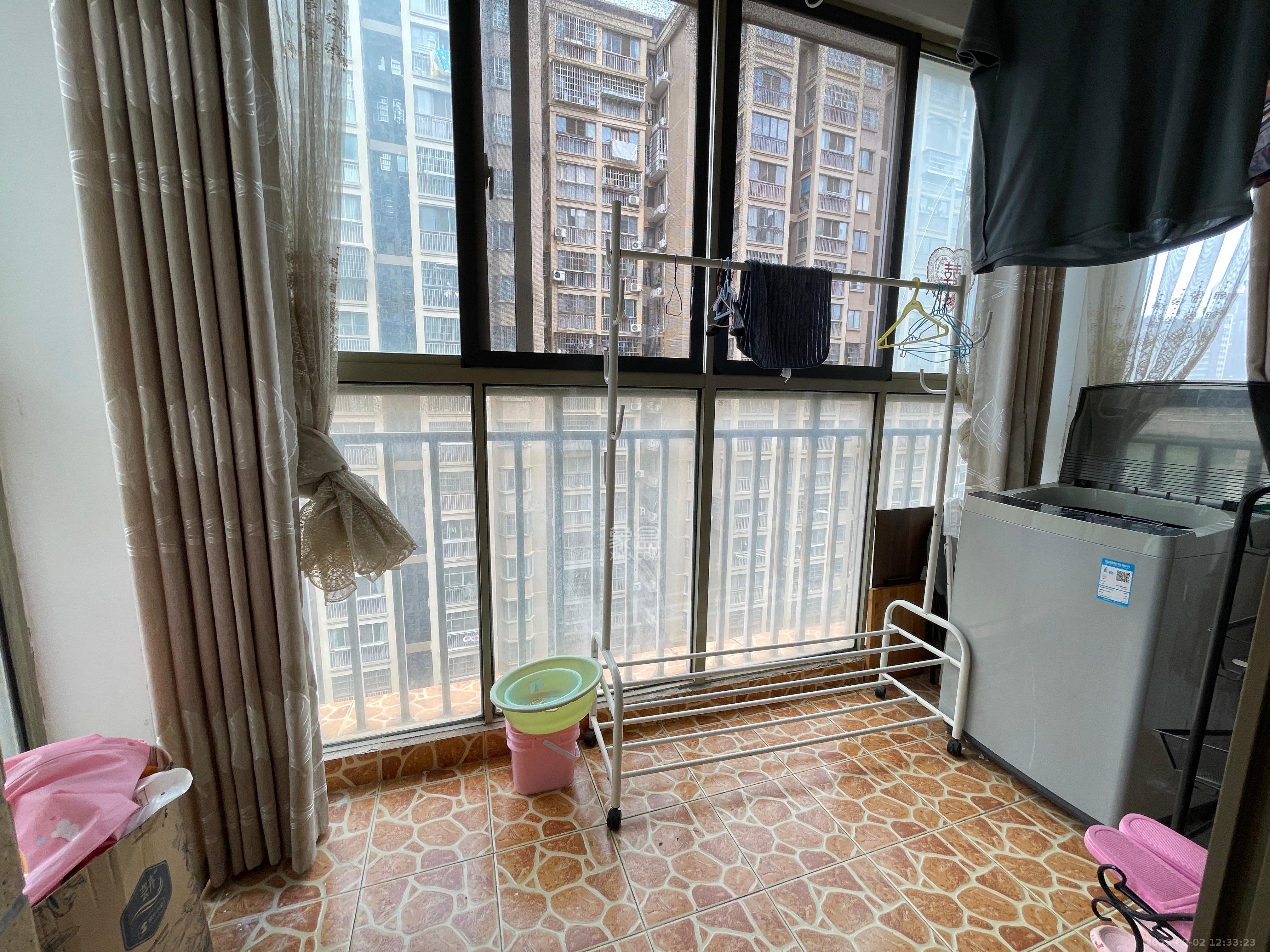 层上观邸  3室1厅1卫   2500.00元/月室内图