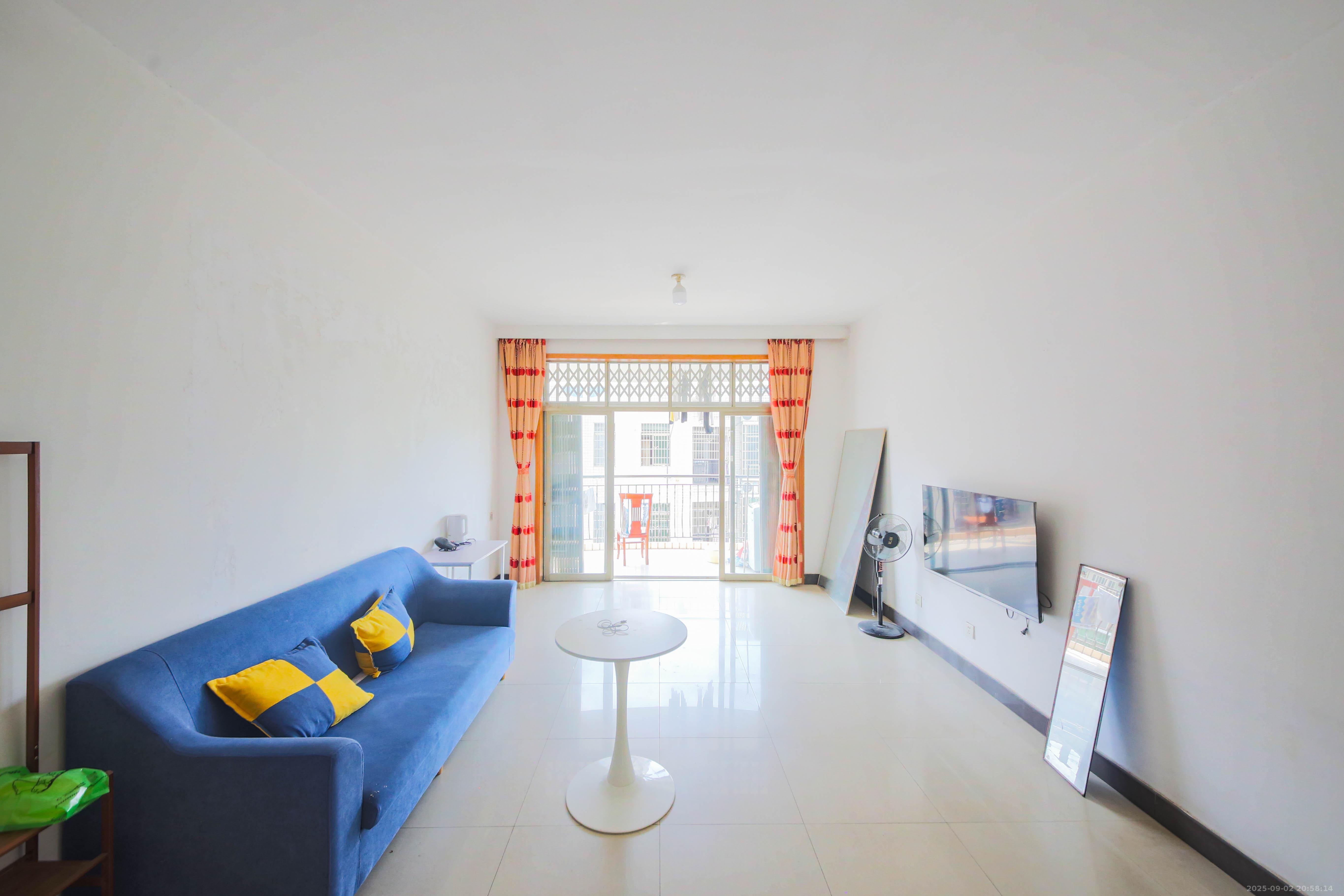 高升小区 3室2厅1卫 43.0万 高升小区 3室2厅1卫 43.0万客厅