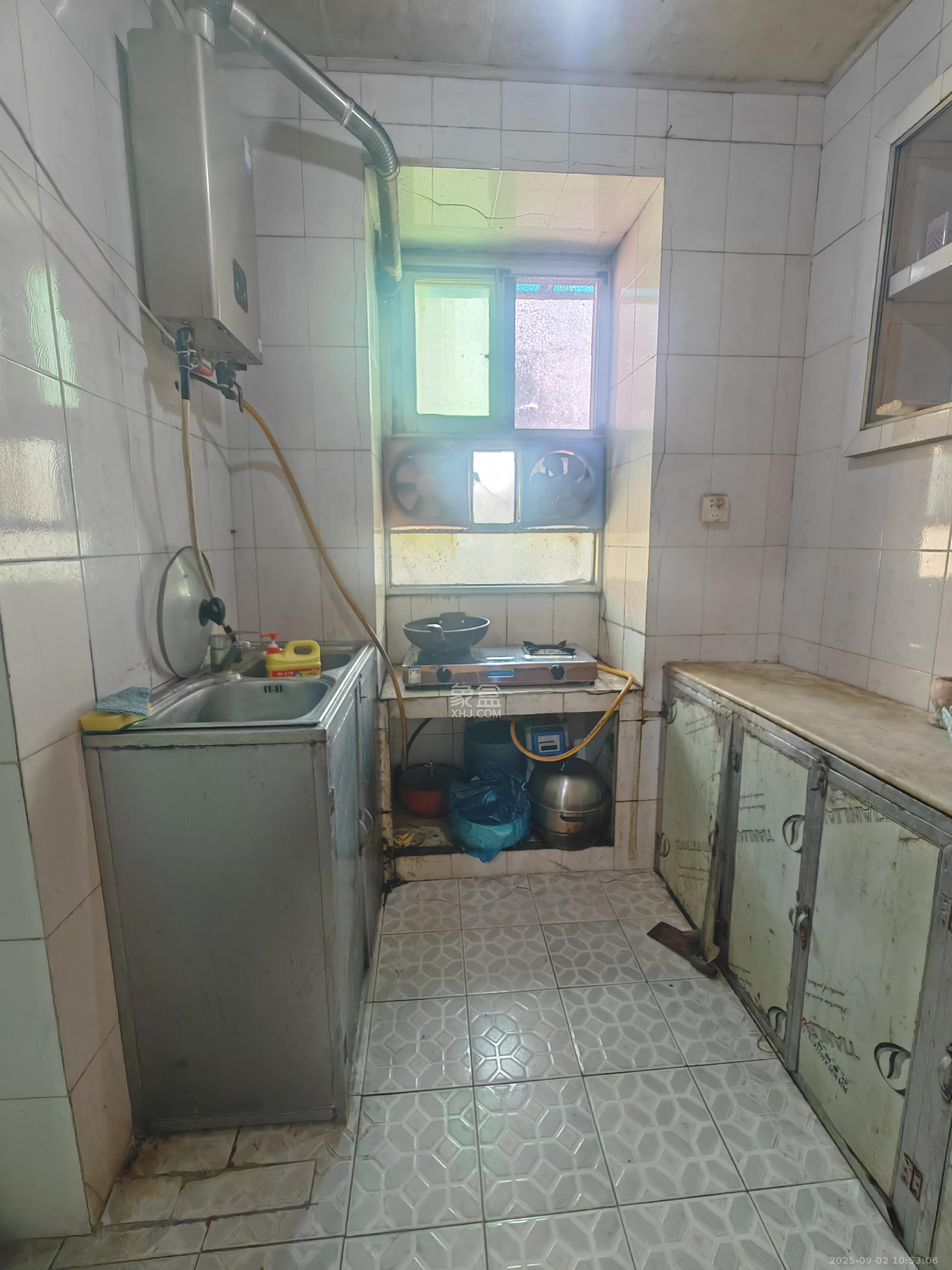 赤岗小区(一二三片) 1室2厅1卫 1200.0元/月 赤岗小区(一二三片) 1室2厅1卫 1200.0元/月室内图