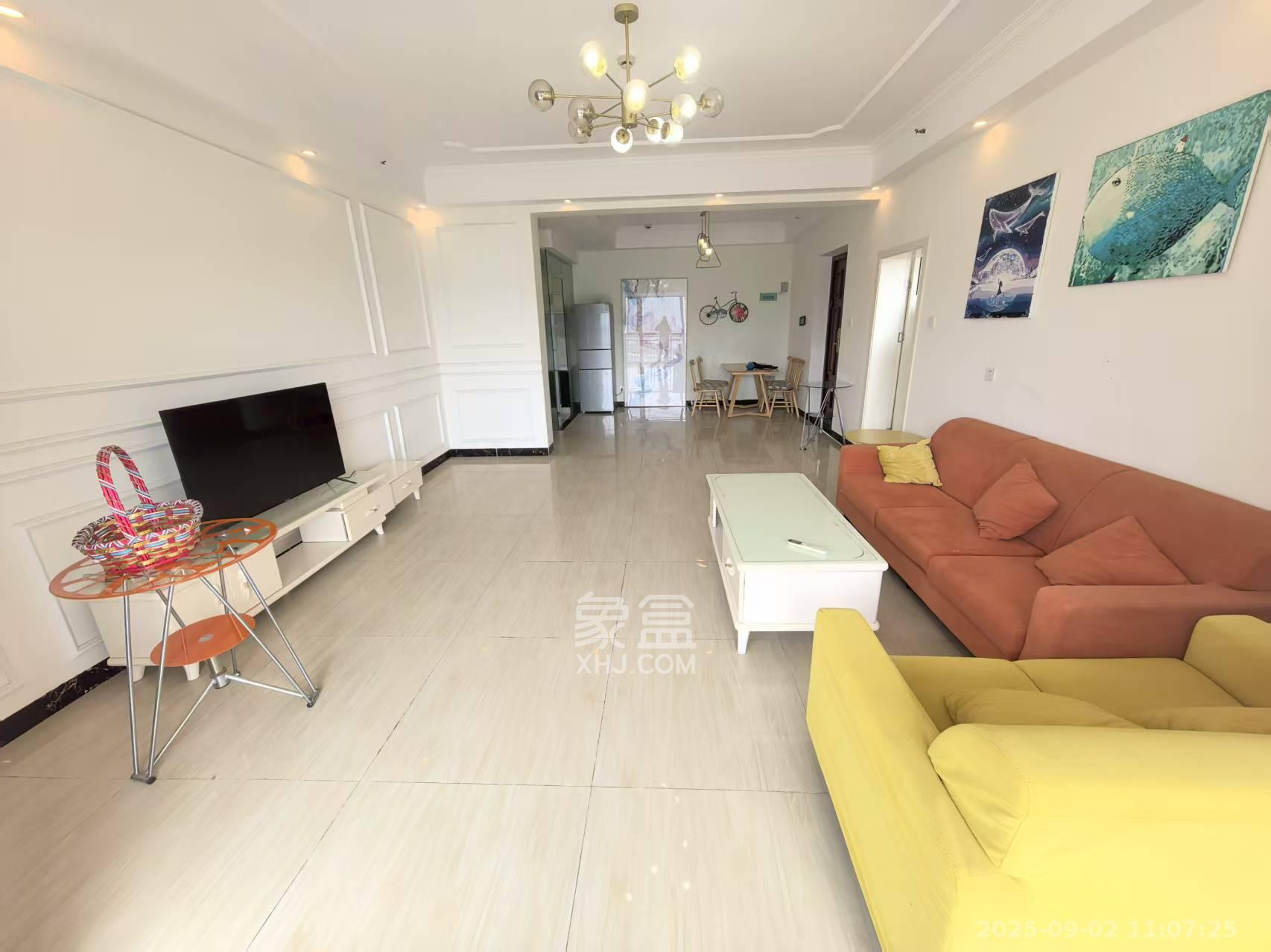 达美溪湖湾  2室2厅1卫    3600.0元/月 达美溪湖湾  2室2厅1卫    3600.0元/月室内图1