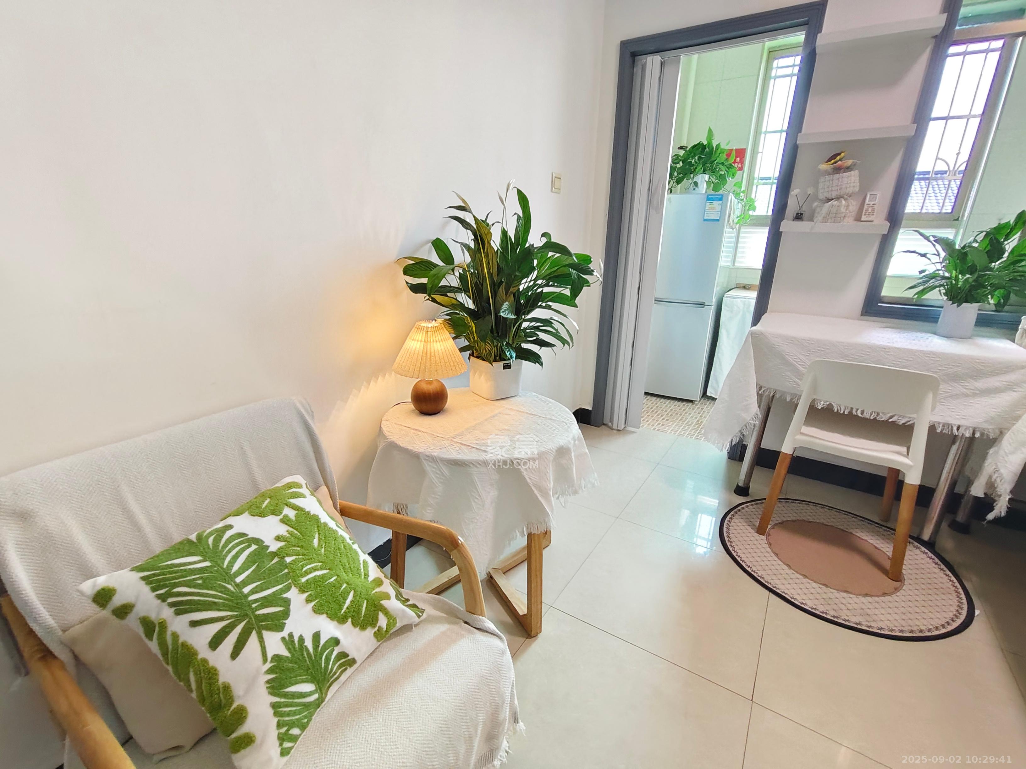 熊家湾安置小区 1室1厅1卫 1350.0元/月 熊家湾安置小区 1室1厅1卫 1350.0元/月室内图