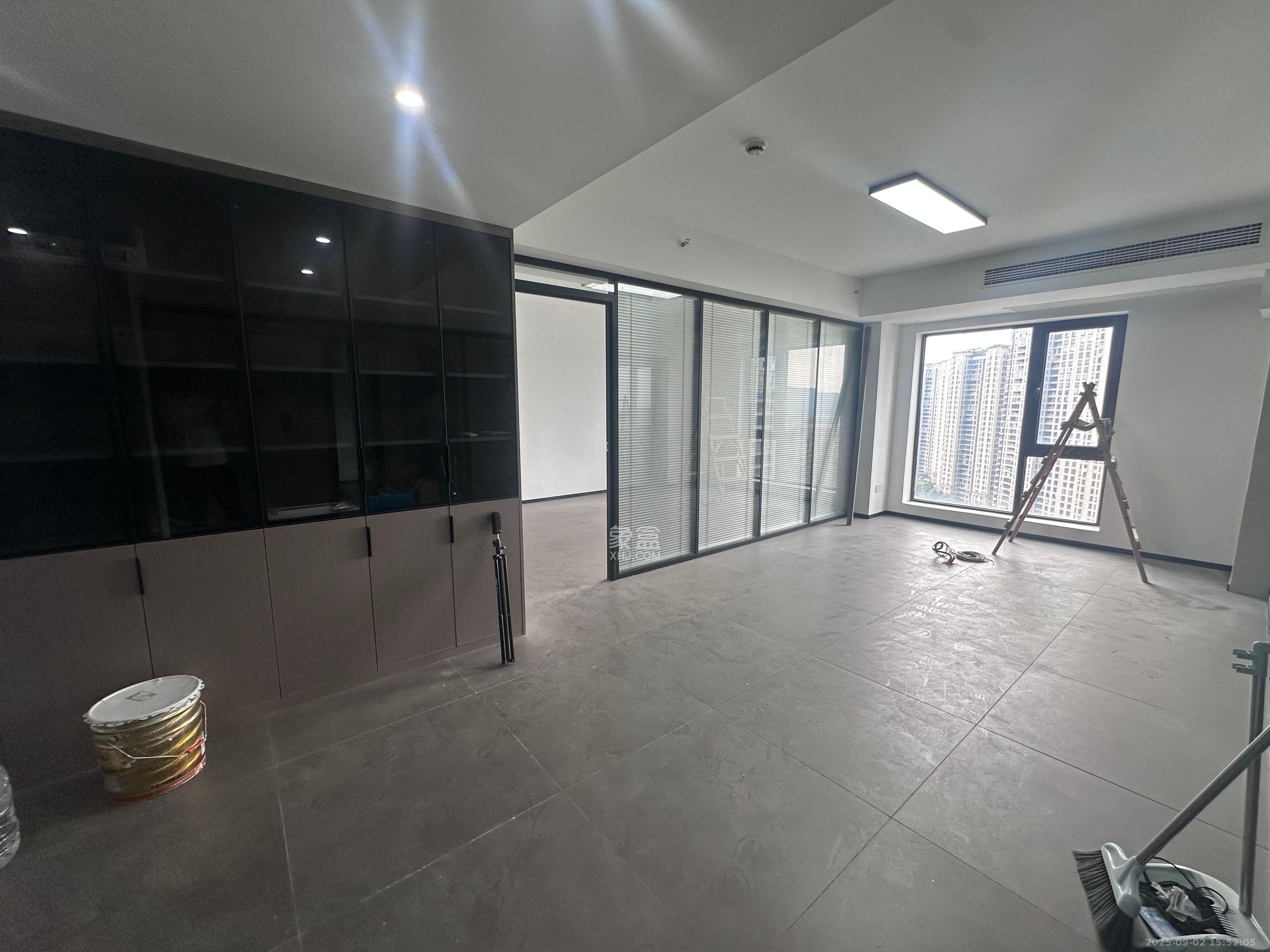 卓越江岸  1室0厅0卫    4000.0元/月室内图