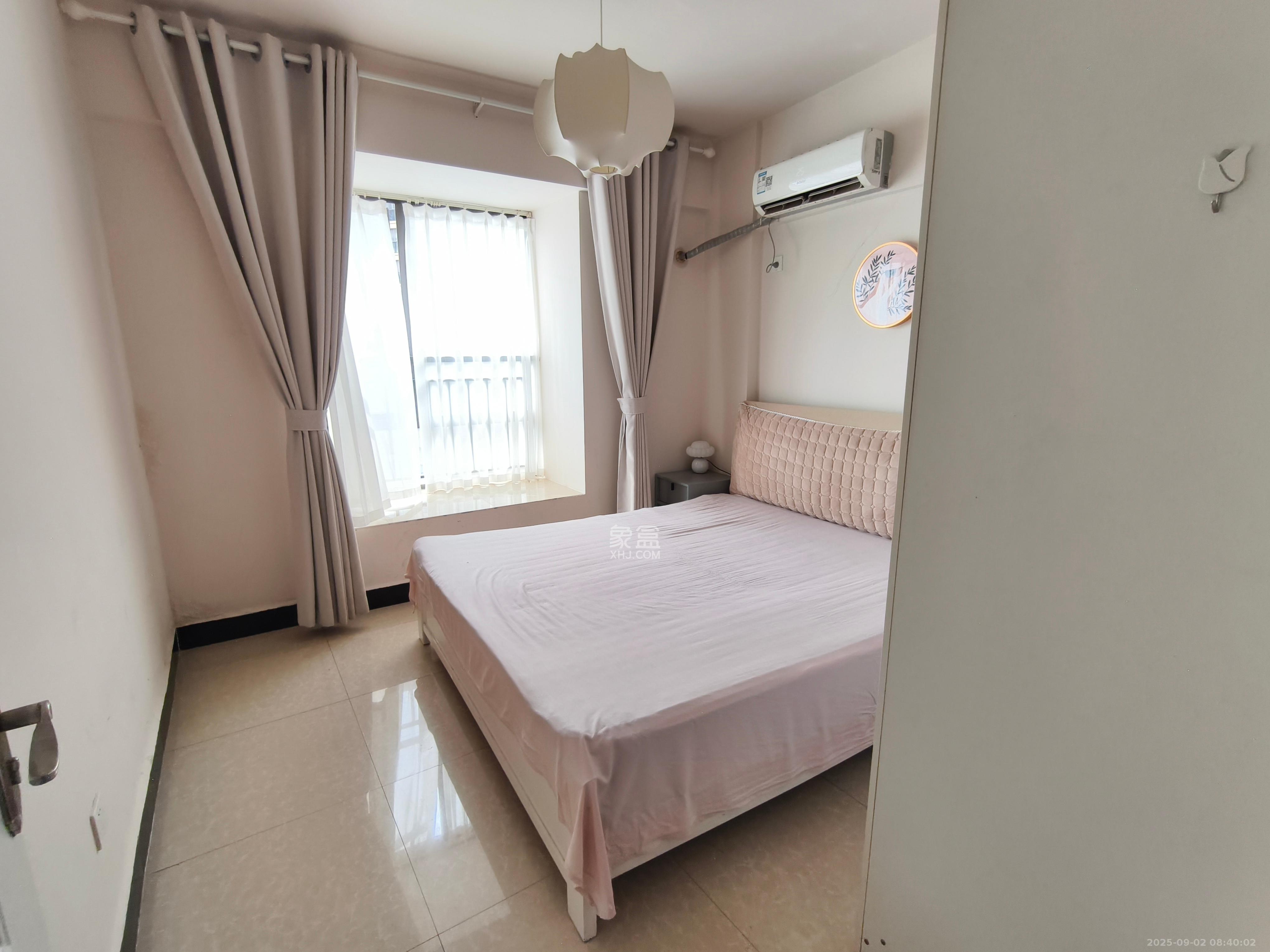 钱隆樽品(一、二、三期) 2室1厅1卫 2000.0元/月 钱隆樽品(一、二、三期) 2室1厅1卫 2000.0元/月室内图