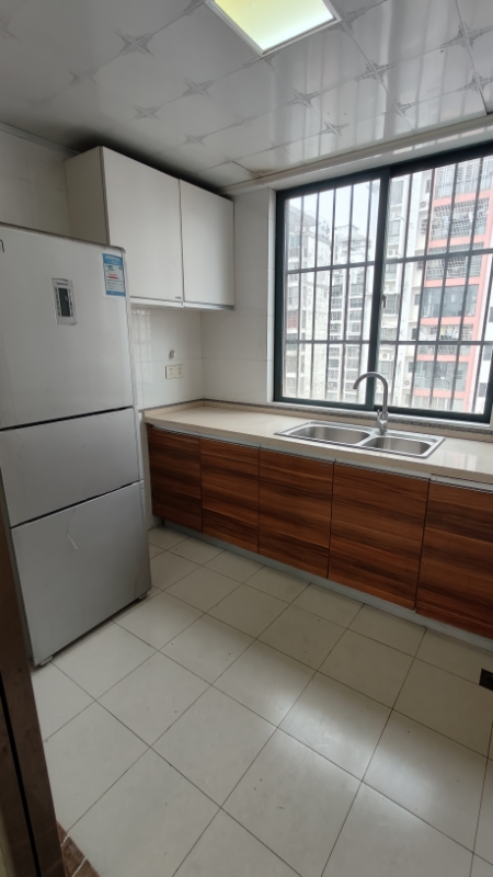 中景花园  2室2厅1卫    2200.0元/月 中景花园  2室2厅1卫    2200.0元/月室内图