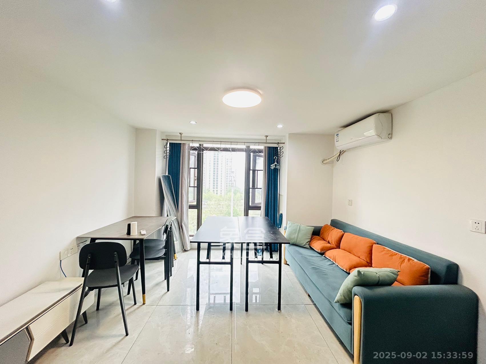 华润琨瑜府  2室1厅1卫    2300.0元/月 华润琨瑜府  2室1厅1卫    2300.0元/月室内图