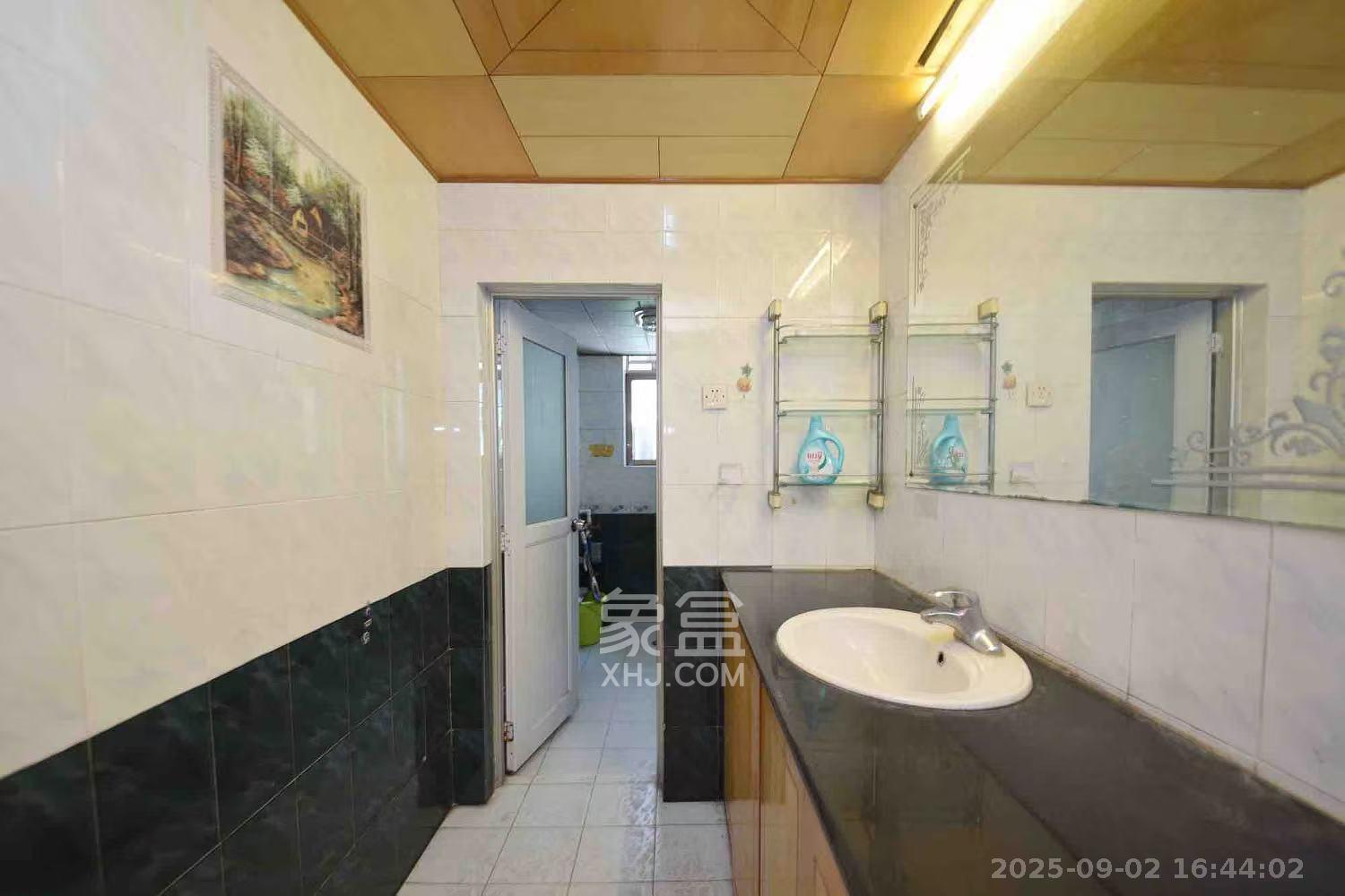 地税五分局小区  3室2厅2卫    2400.0元/月 地税五分局小区  3室2厅2卫    2400.0元/月室内图