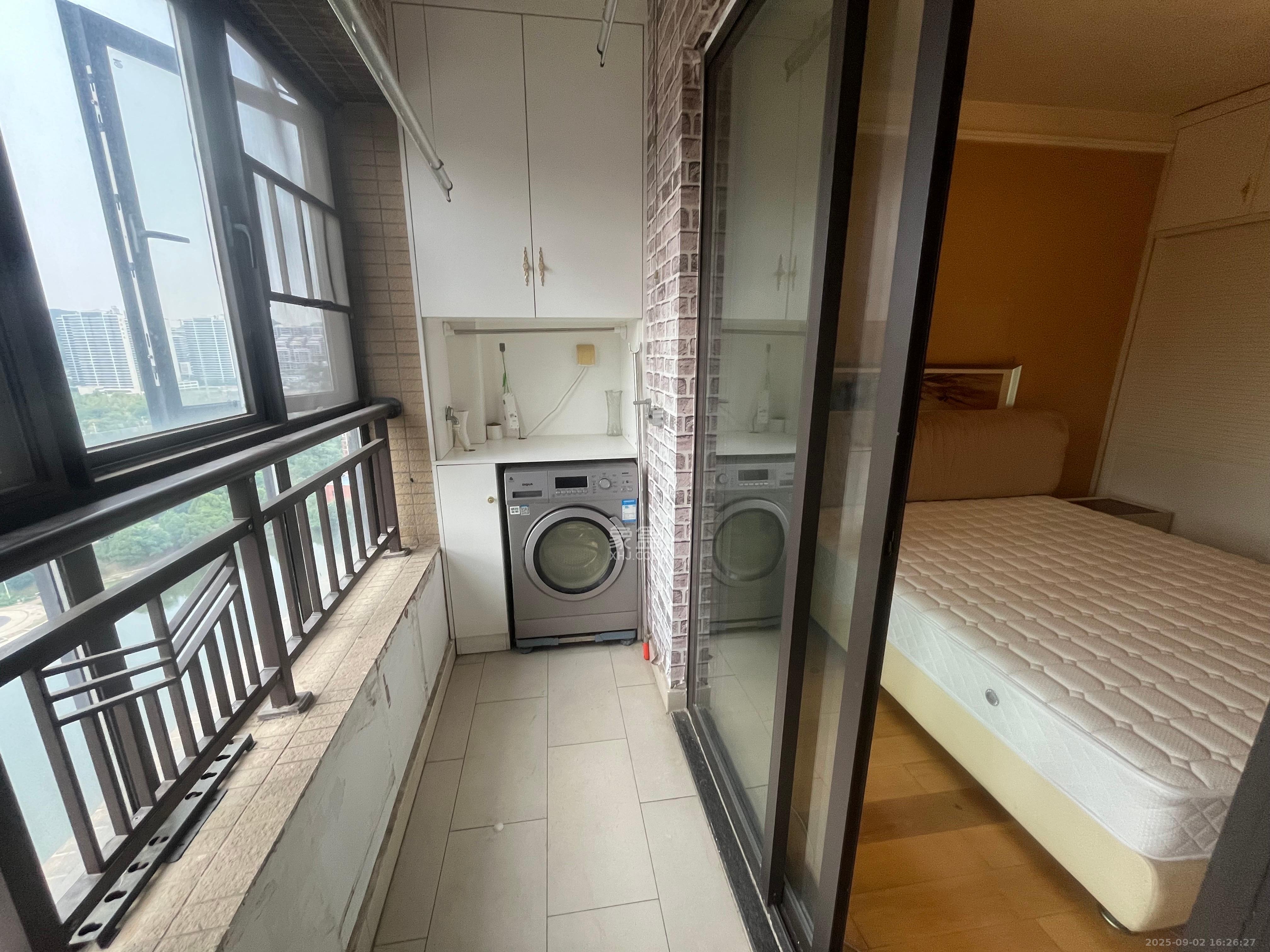 中海国际三期  3室2厅1卫    2200.0元/月 中海国际三期  3室2厅1卫    2200.0元/月室内图