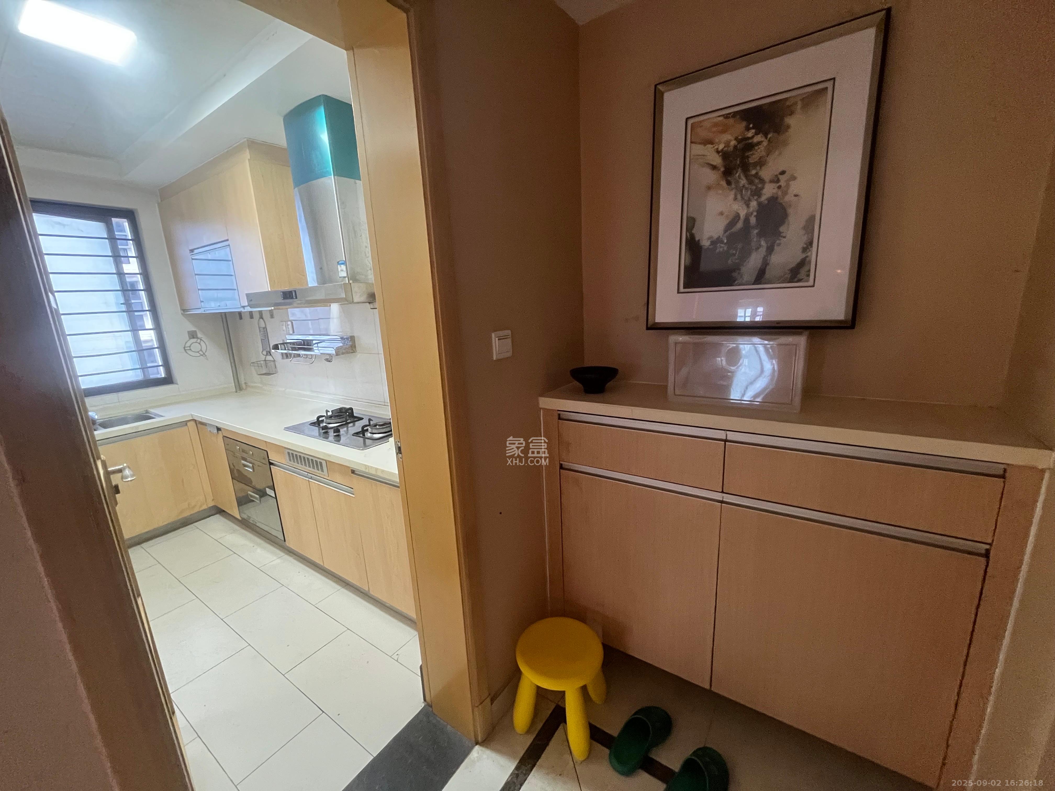 中海国际三期  3室2厅1卫    2200.0元/月室内图