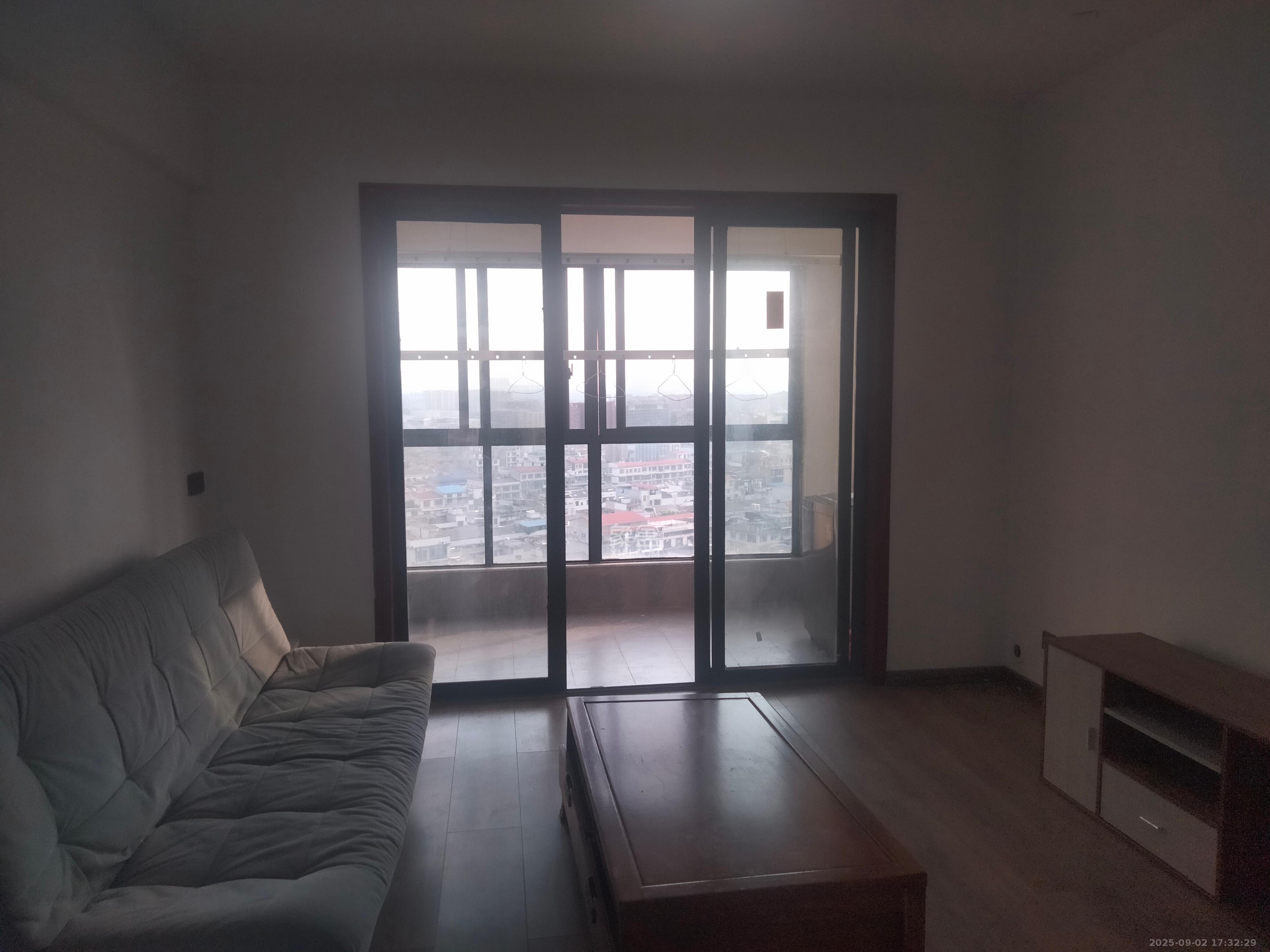 和美星城 2室2厅1卫 1650.0元/月 和美星城 2室2厅1卫 1650.0元/月室内图