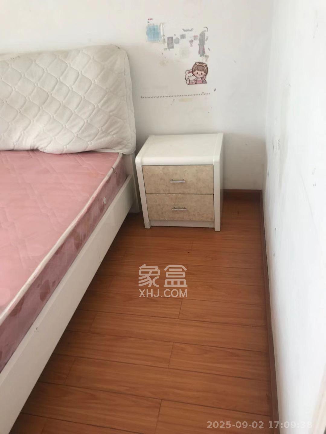 湘绣城 2室1厅1卫 1300.0元/月 湘绣城 2室1厅1卫 1300.0元/月室内图