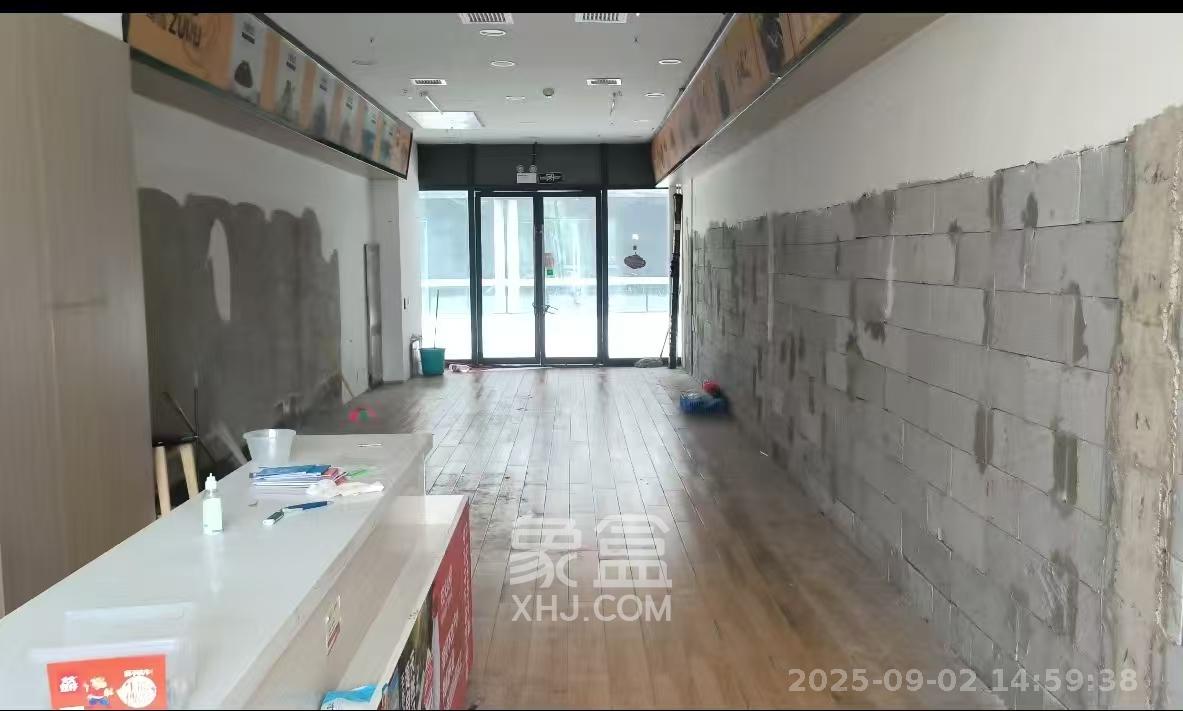 复地星光天地  1室1厅1卫    10500.0元/月