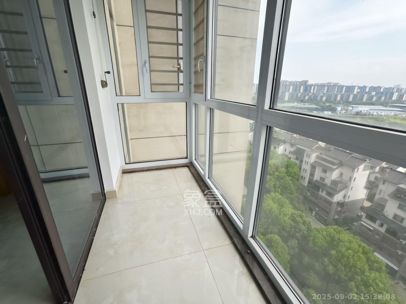 中国铁建洋湖苑  3室2厅2卫    2400.0元/月室内图