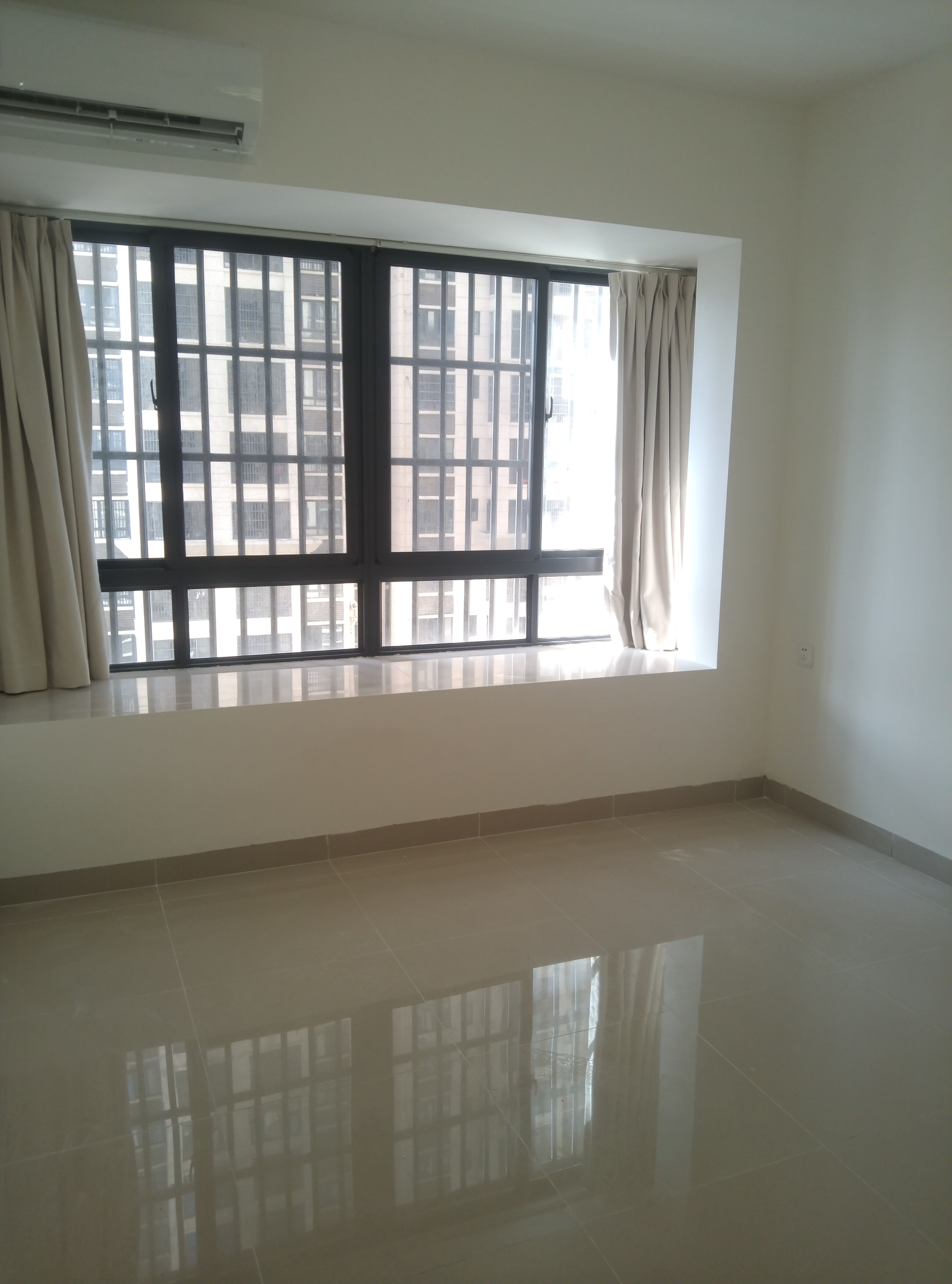 龙岐雅苑  3室2厅1卫    2700.0元/月 龙岐雅苑  3室2厅1卫    2700.0元/月室内图