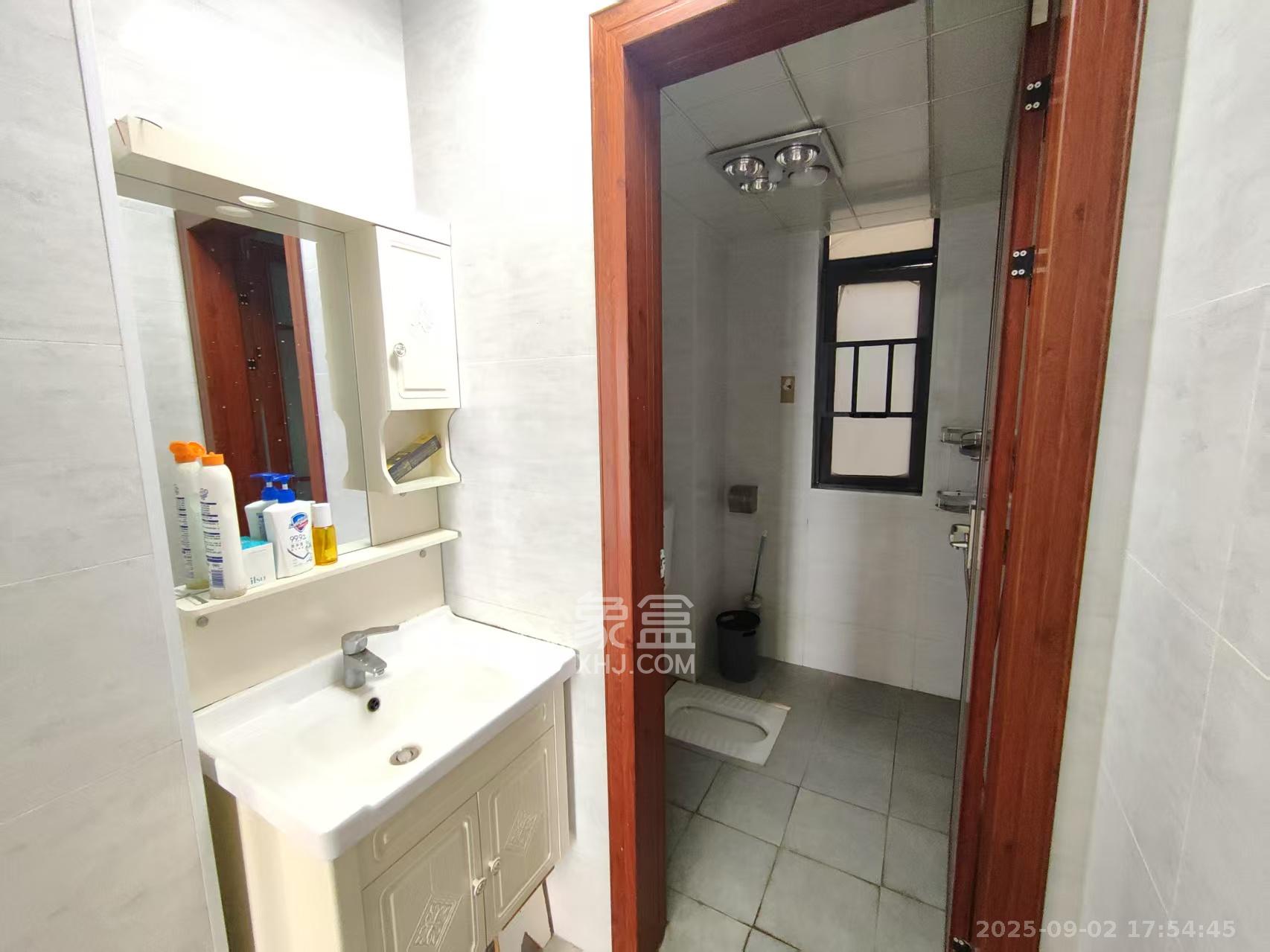 红星国际公馆  3室2厅2卫    2400.0元/月室内图