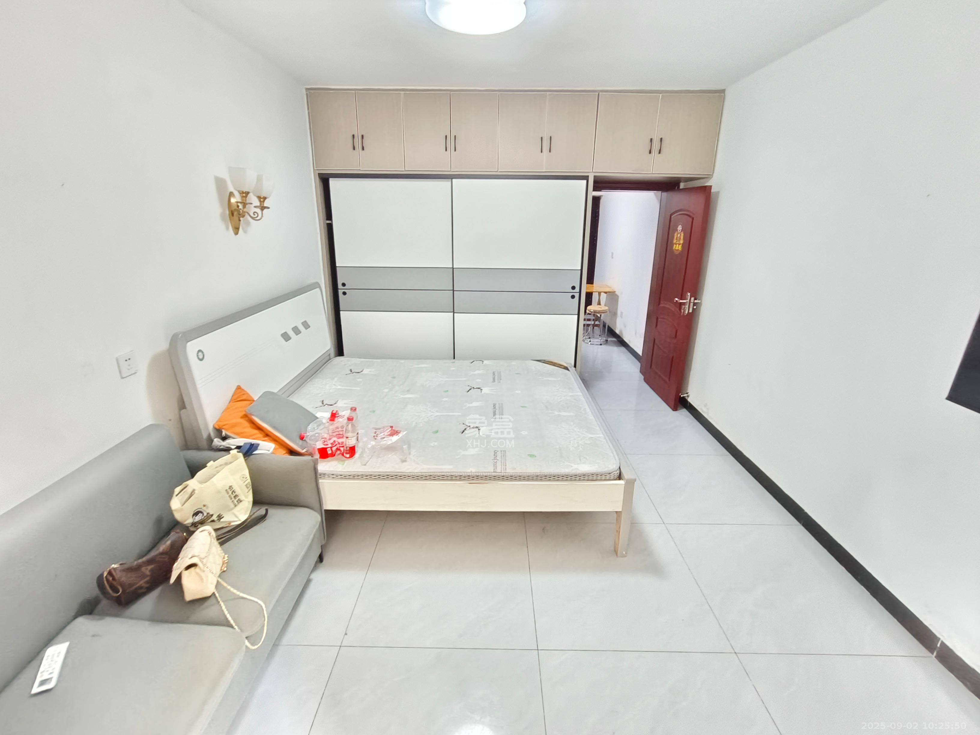 建湘新村  1室1厅1卫   1500.00元/月室内图