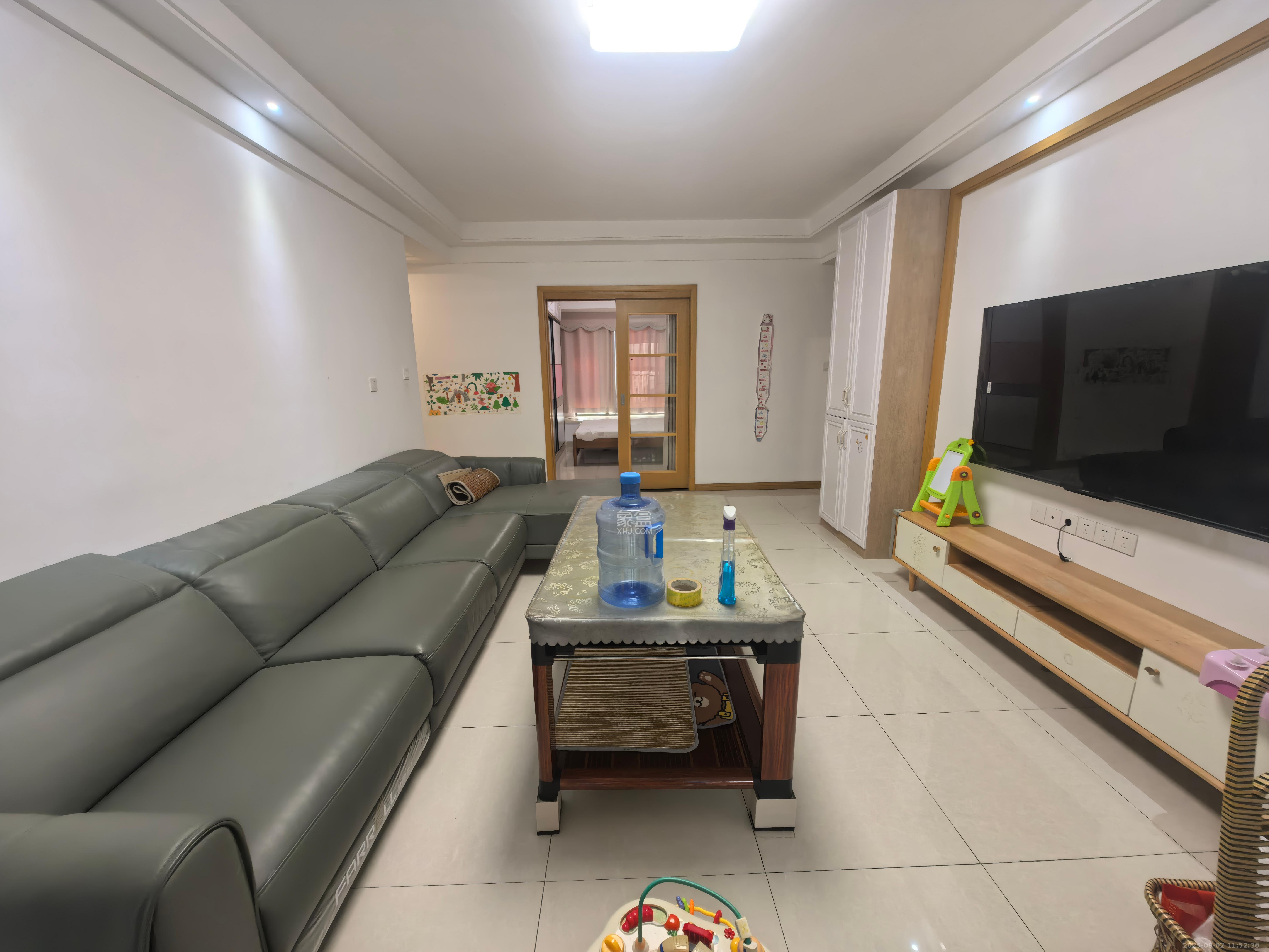 中海国际四期  2室2厅1卫    2000.0元/月 中海国际四期  2室2厅1卫    2000.0元/月室内图