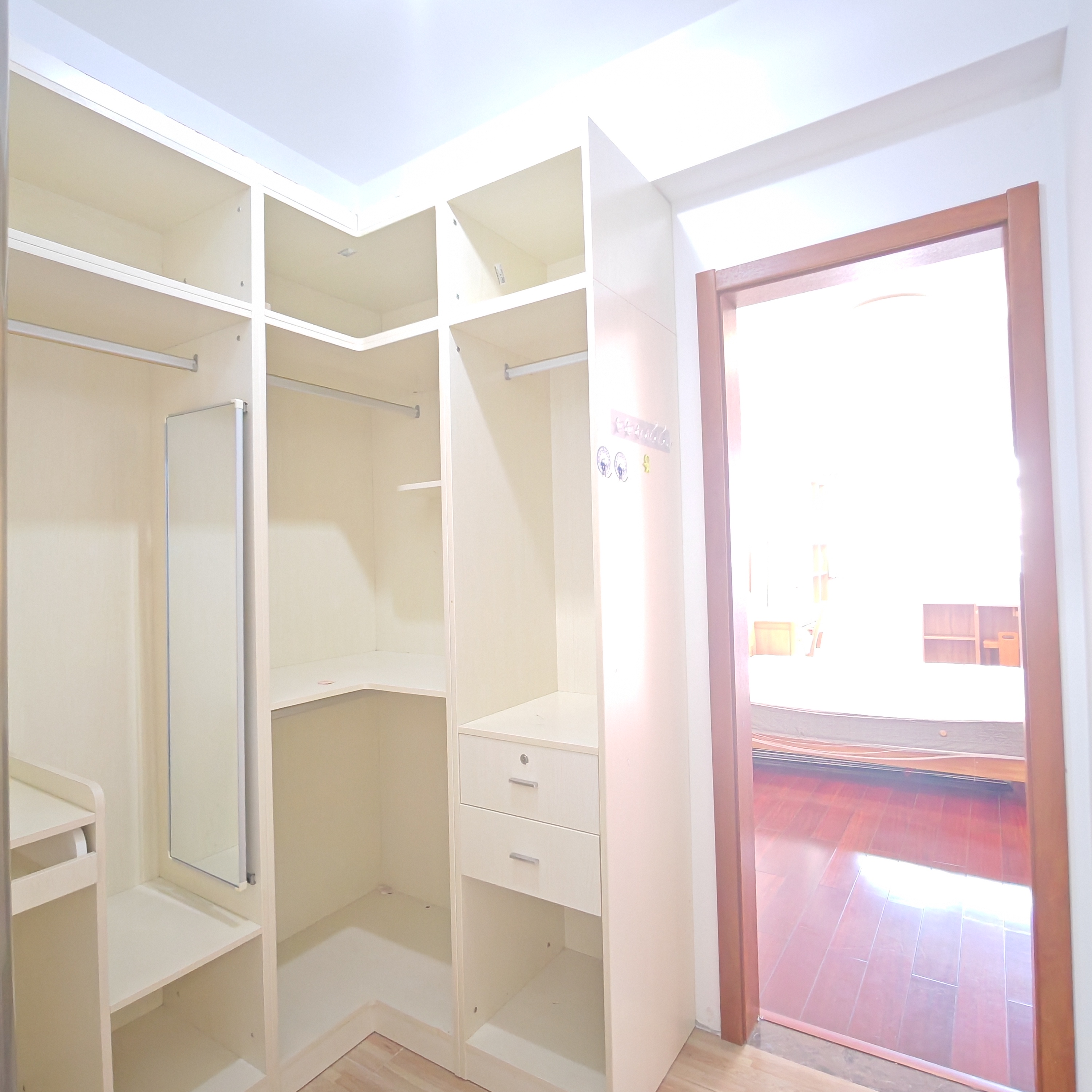 学苑公寓 3室2厅2卫 3100.0元/月 学苑公寓 3室2厅2卫 3100.0元/月室内图