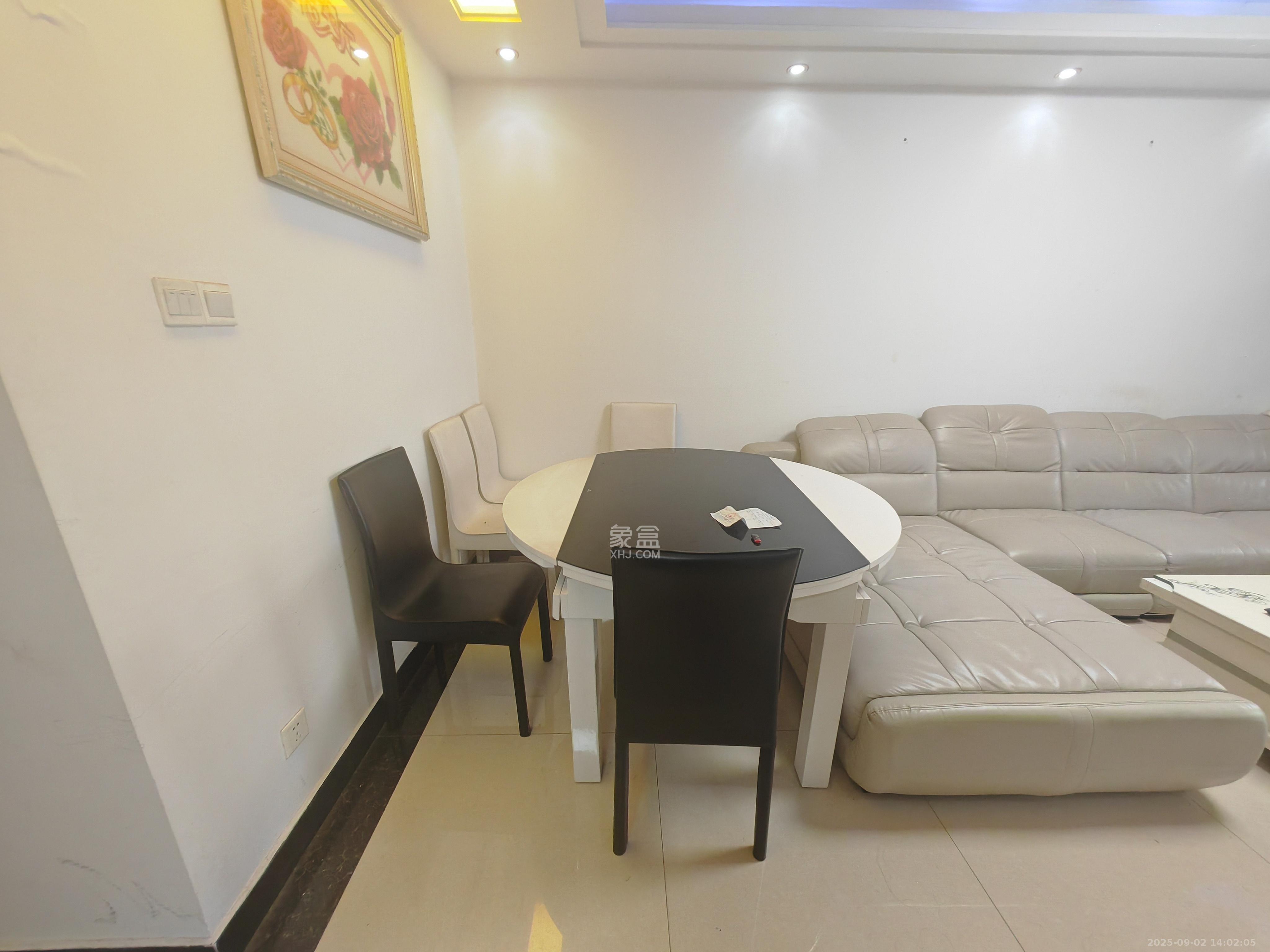 郡原居里  2室2厅1卫    1600.0元/月 郡原居里  2室2厅1卫    1600.0元/月室内图