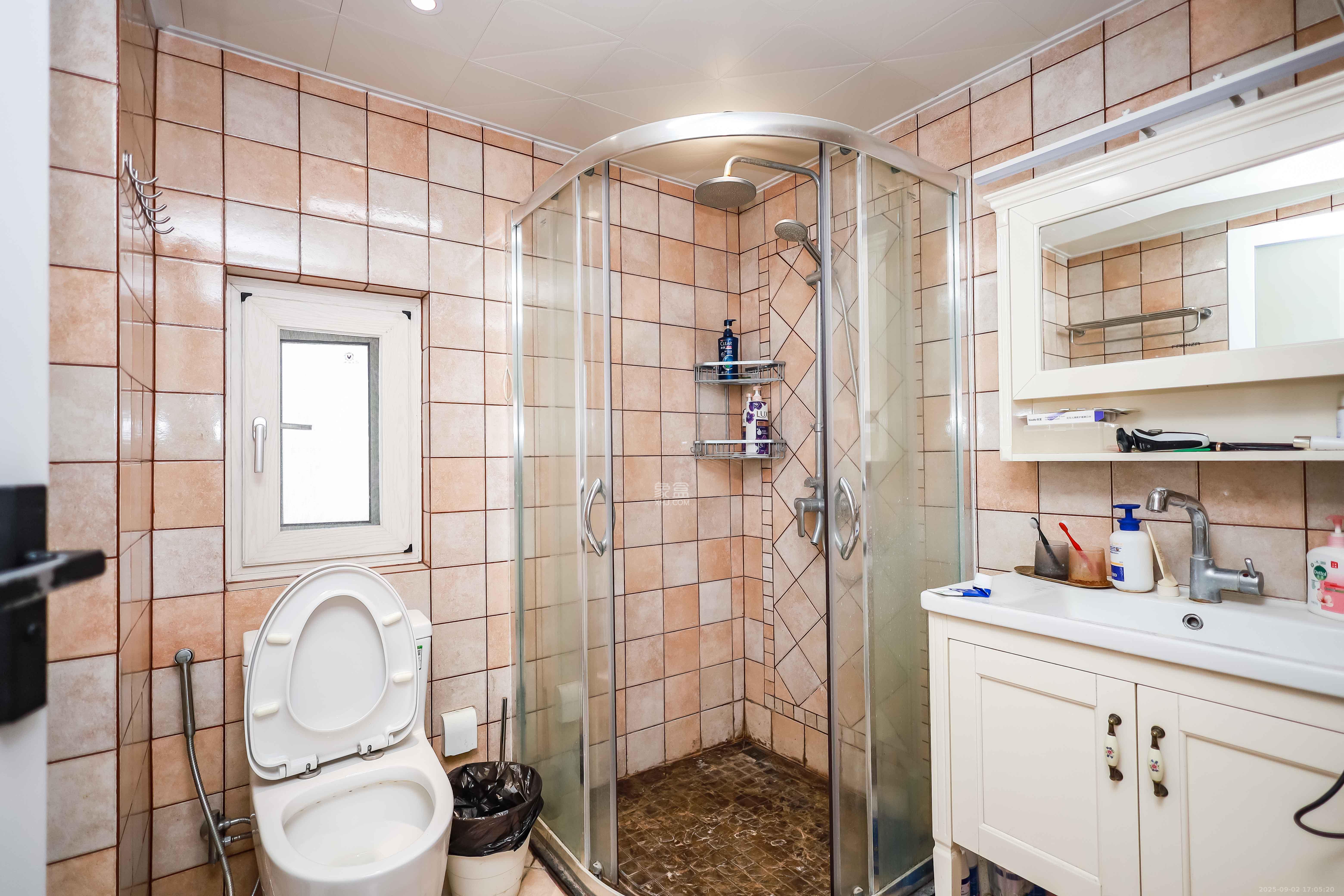 天麓尚层  4室2厅2卫    120.0万 天麓尚层  4室2厅2卫    120.0万卫生间