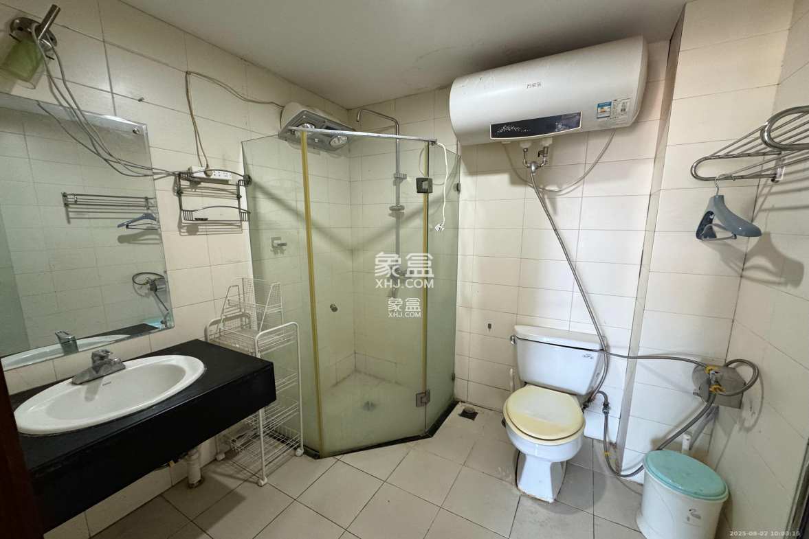 四季阳光花城 3室2厅1卫 3200.0元/月 四季阳光花城 3室2厅1卫 3200.0元/月室内图