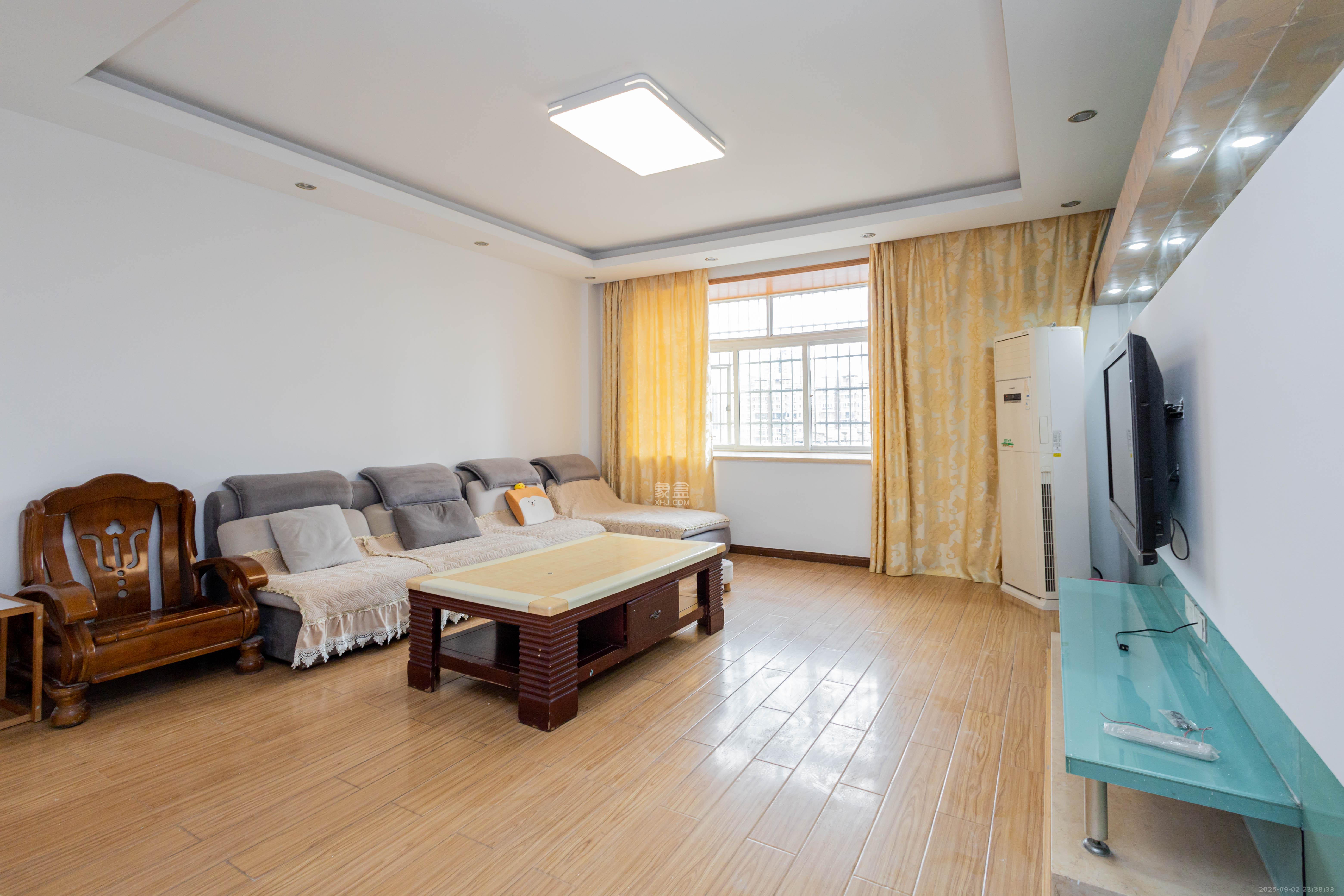 星城国际 4室2厅2卫 66.8万 星城国际 4室2厅2卫 66.8万客厅