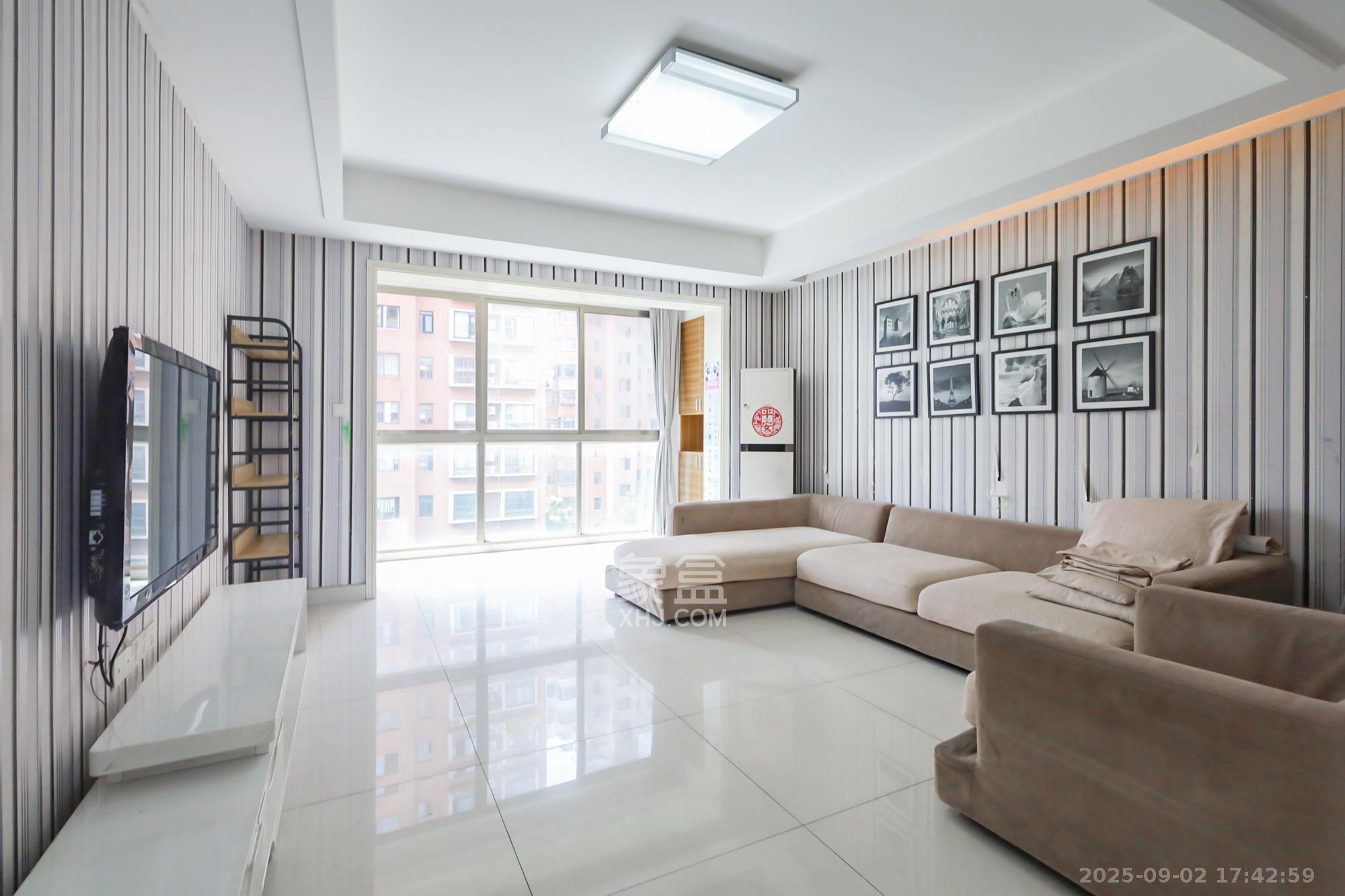 西岸润泽府  4室2厅2卫    133.8万 西岸润泽府  4室2厅2卫    133.8万