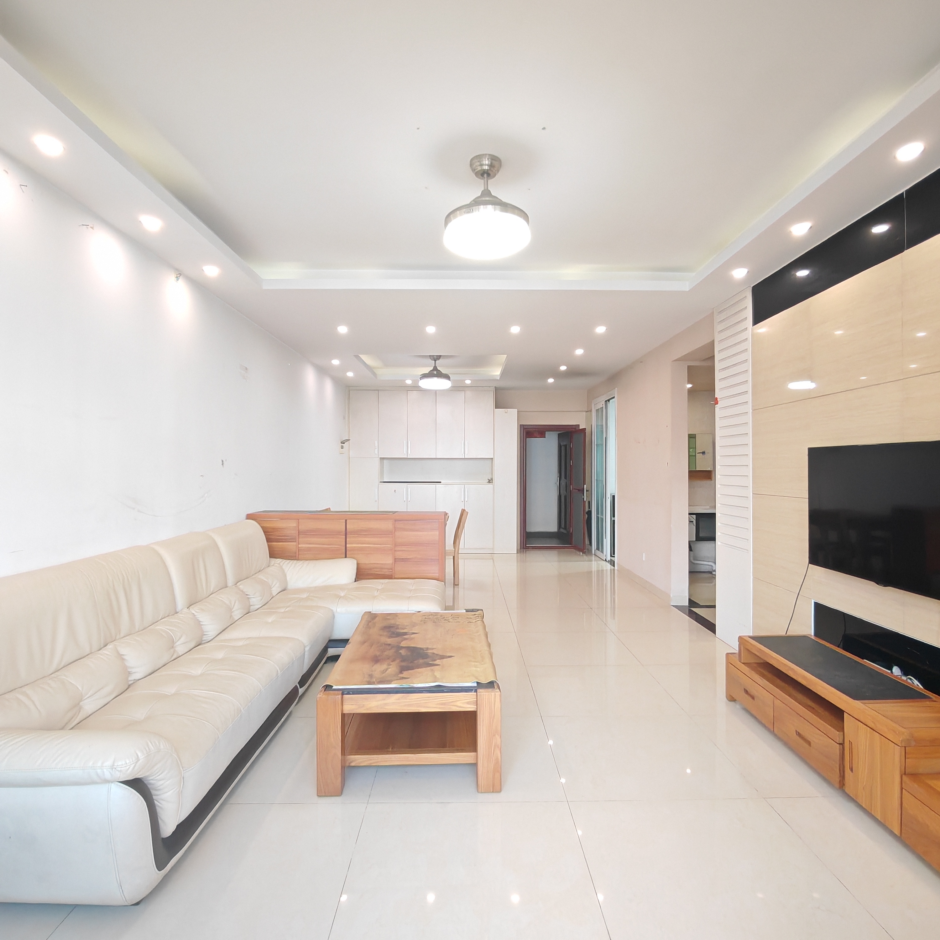 学苑公寓 3室2厅2卫 3100.0元/月 学苑公寓 3室2厅2卫 3100.0元/月室内图