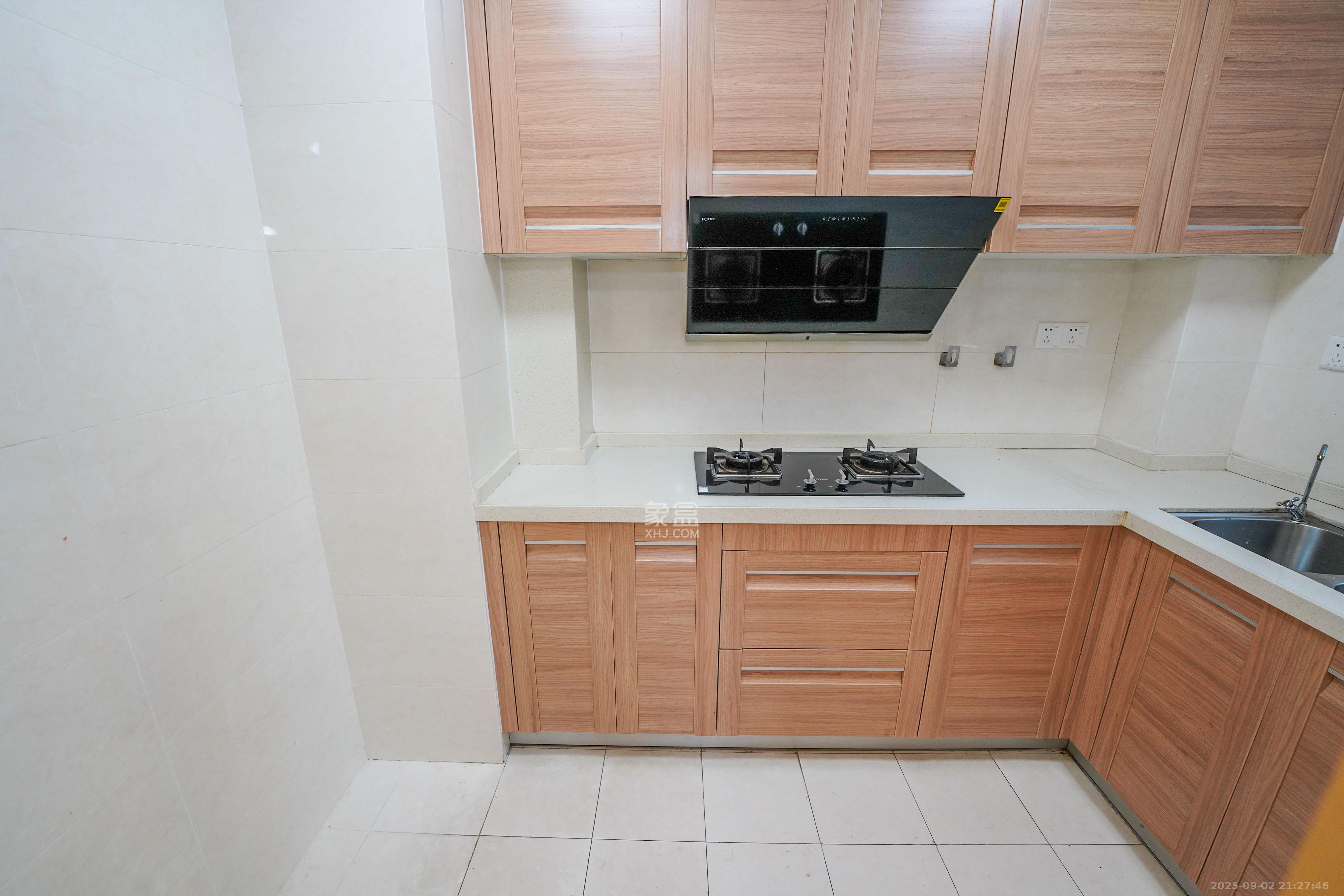 中建璟和城  4室2厅2卫    98.0万 中建璟和城  4室2厅2卫    98.0万厨房