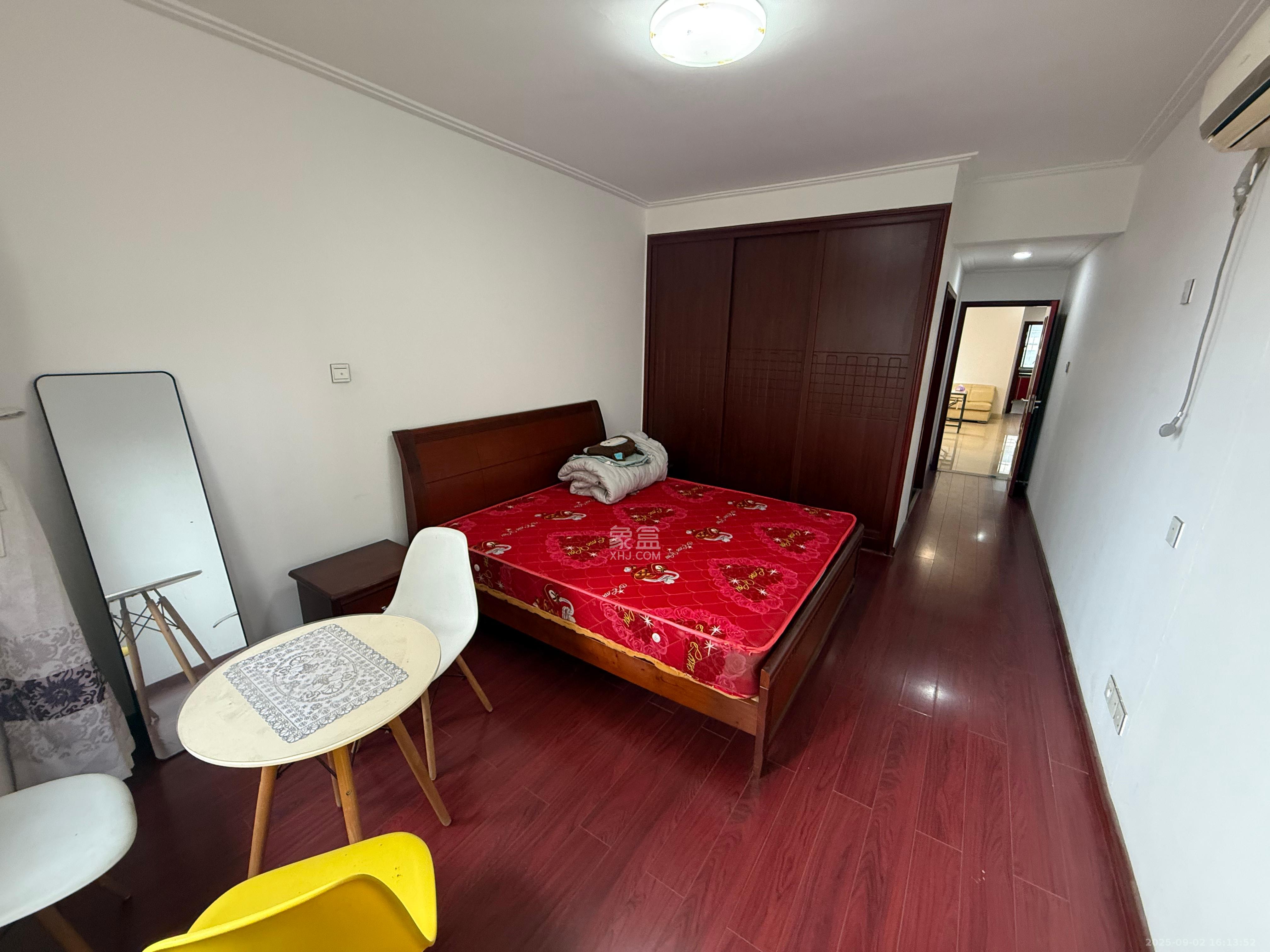 层上观邸 3室2厅1卫 2400.0元/月 层上观邸 3室2厅1卫 2400.0元/月室内图