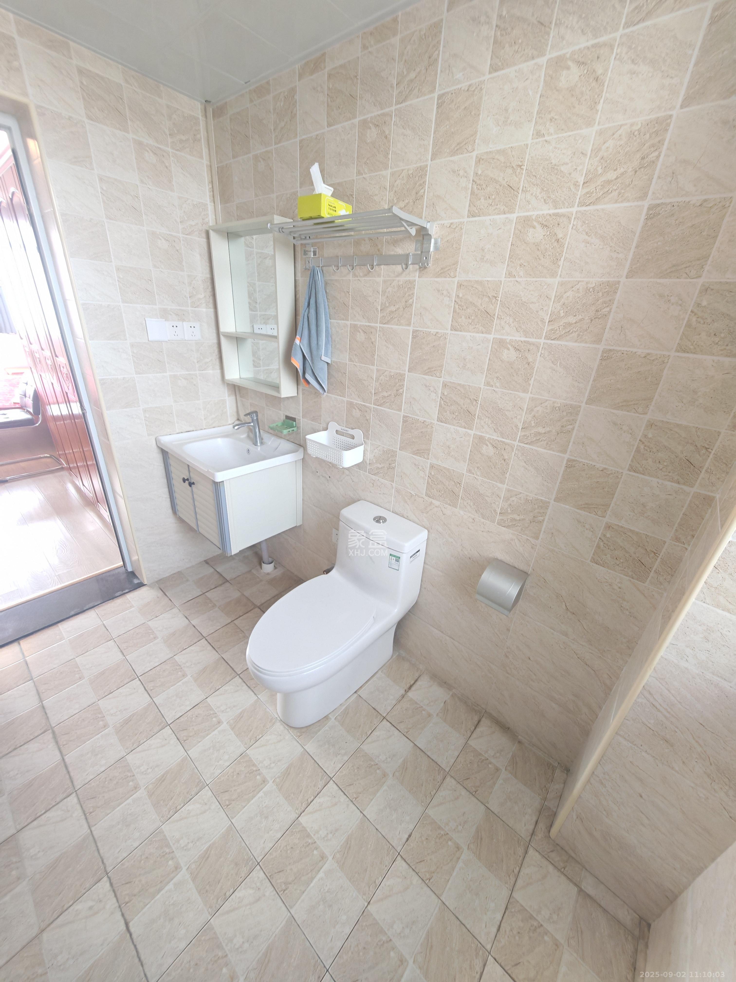 湘水熙园 4室2厅1卫 3300.0元/月 湘水熙园 4室2厅1卫 3300.0元/月室内图