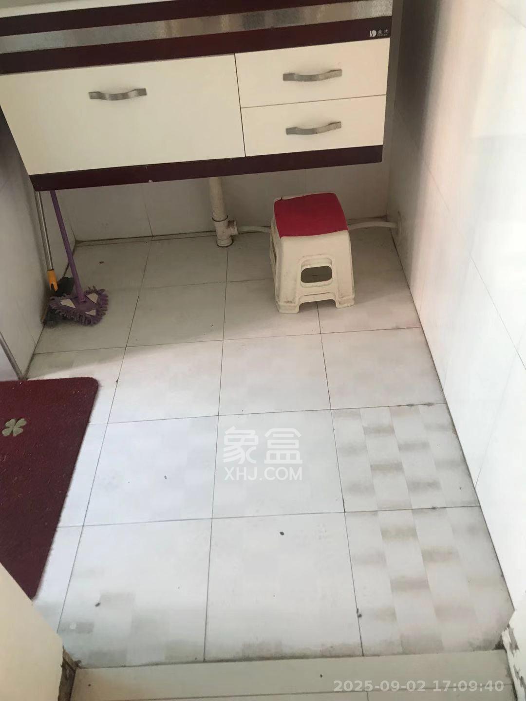 湘绣城 2室1厅1卫 1300.0元/月 湘绣城 2室1厅1卫 1300.0元/月室内图