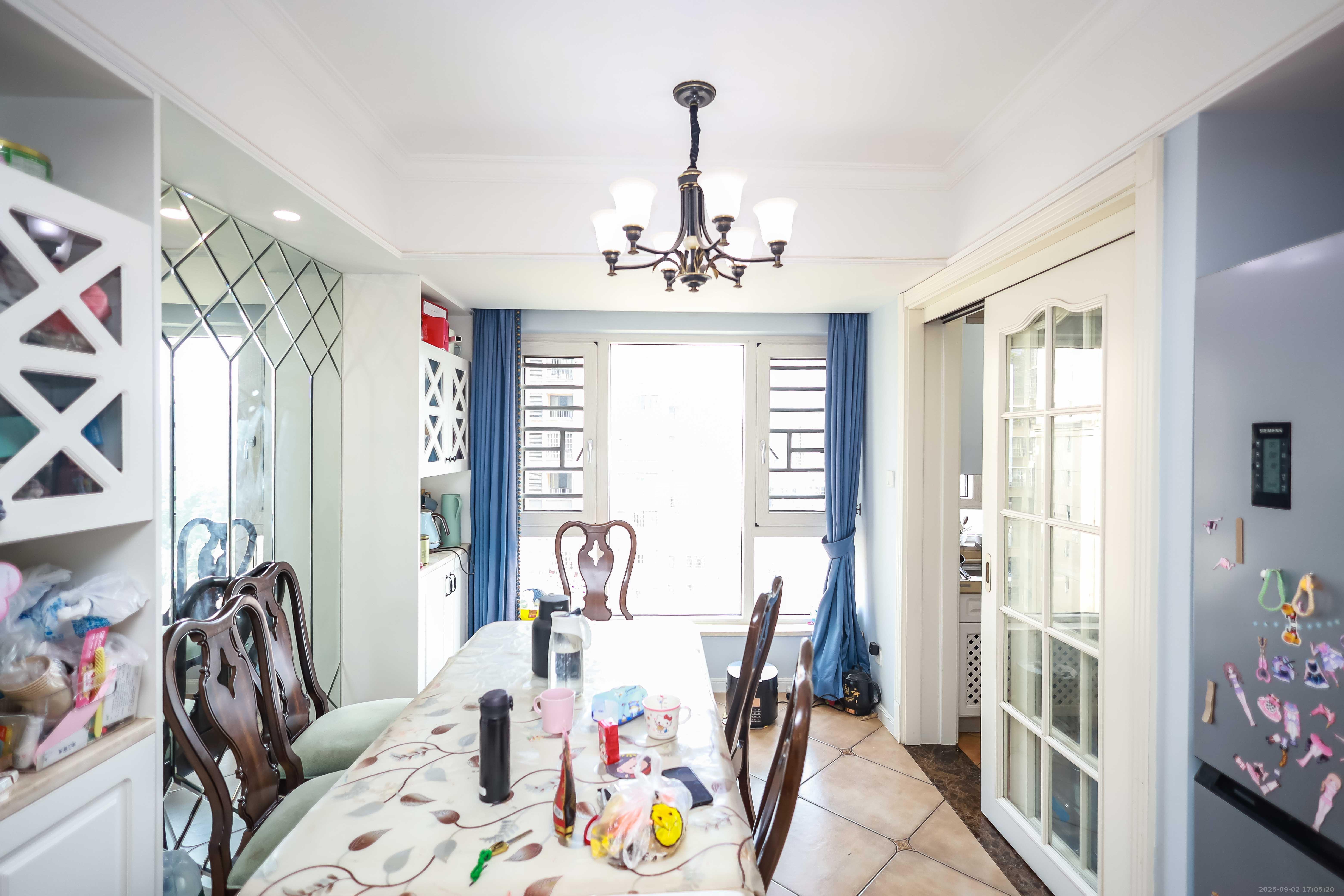 天麓尚层  4室2厅2卫    120.0万 天麓尚层  4室2厅2卫    120.0万客厅