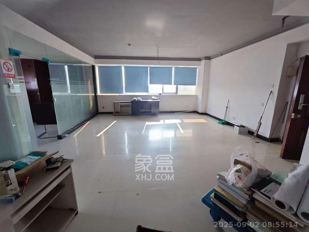 鸿运凯旋国际(科佳电脑城)  2室1厅1卫    2200.0元/月 鸿运凯旋国际(科佳电脑城)  2室1厅1卫    2200.0元/月室内图1