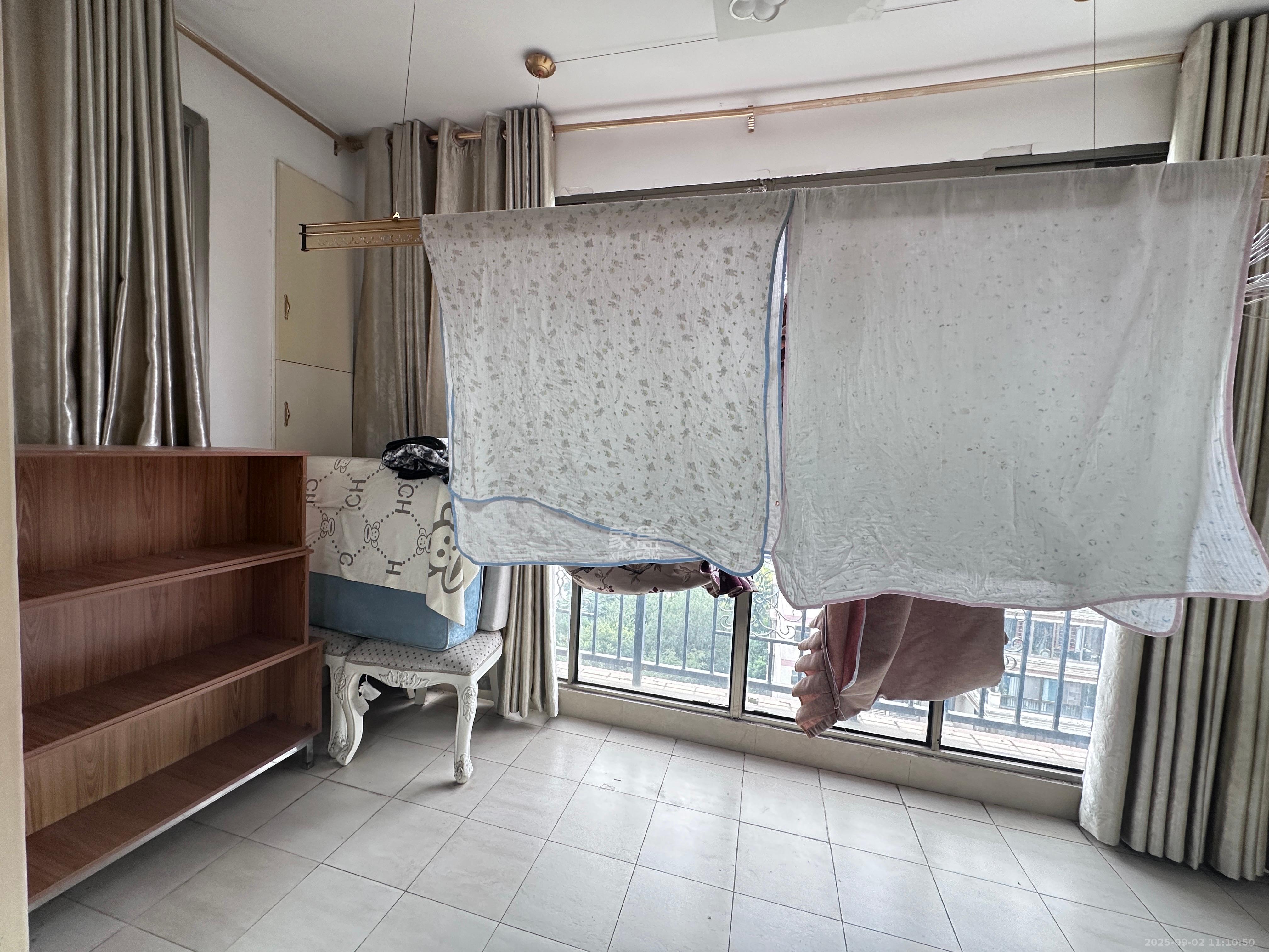 江山帝景雅典  3室2厅2卫   2200.00元/月室内图