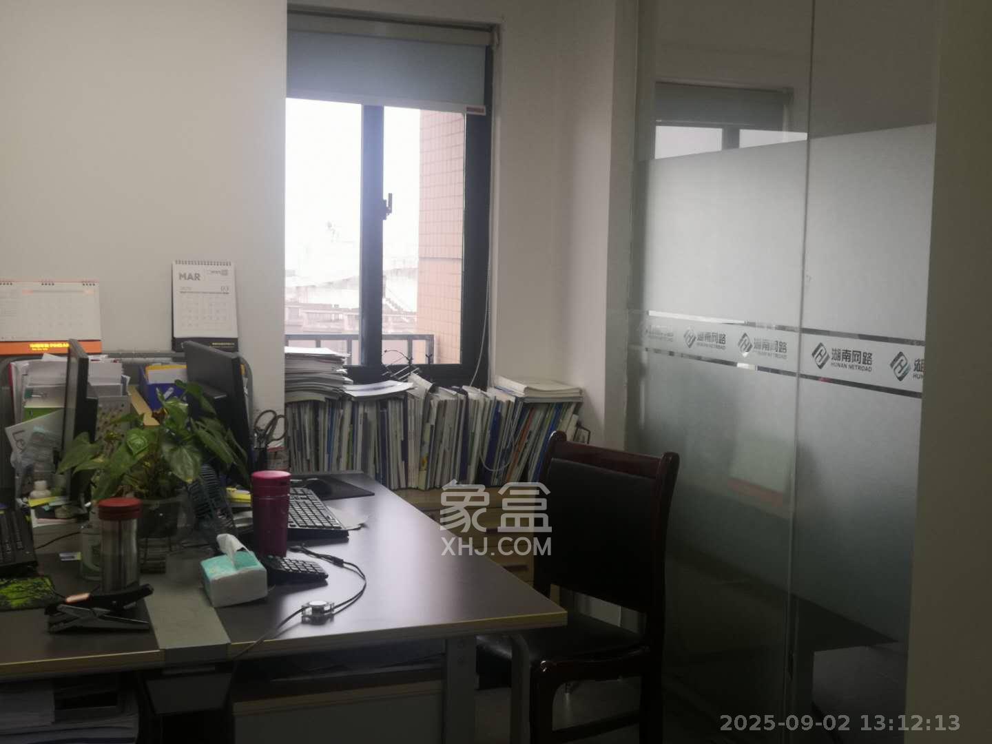 山水湾  1室1厅1卫    1700.0元/月室内图