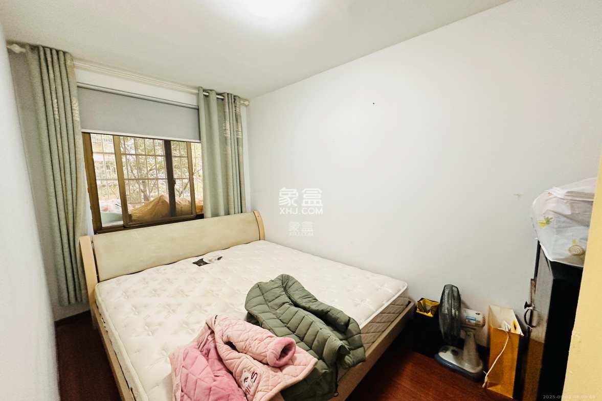 英才园三片  3室2厅1卫    2100.0元/月 英才园三片  3室2厅1卫    2100.0元/月室内图