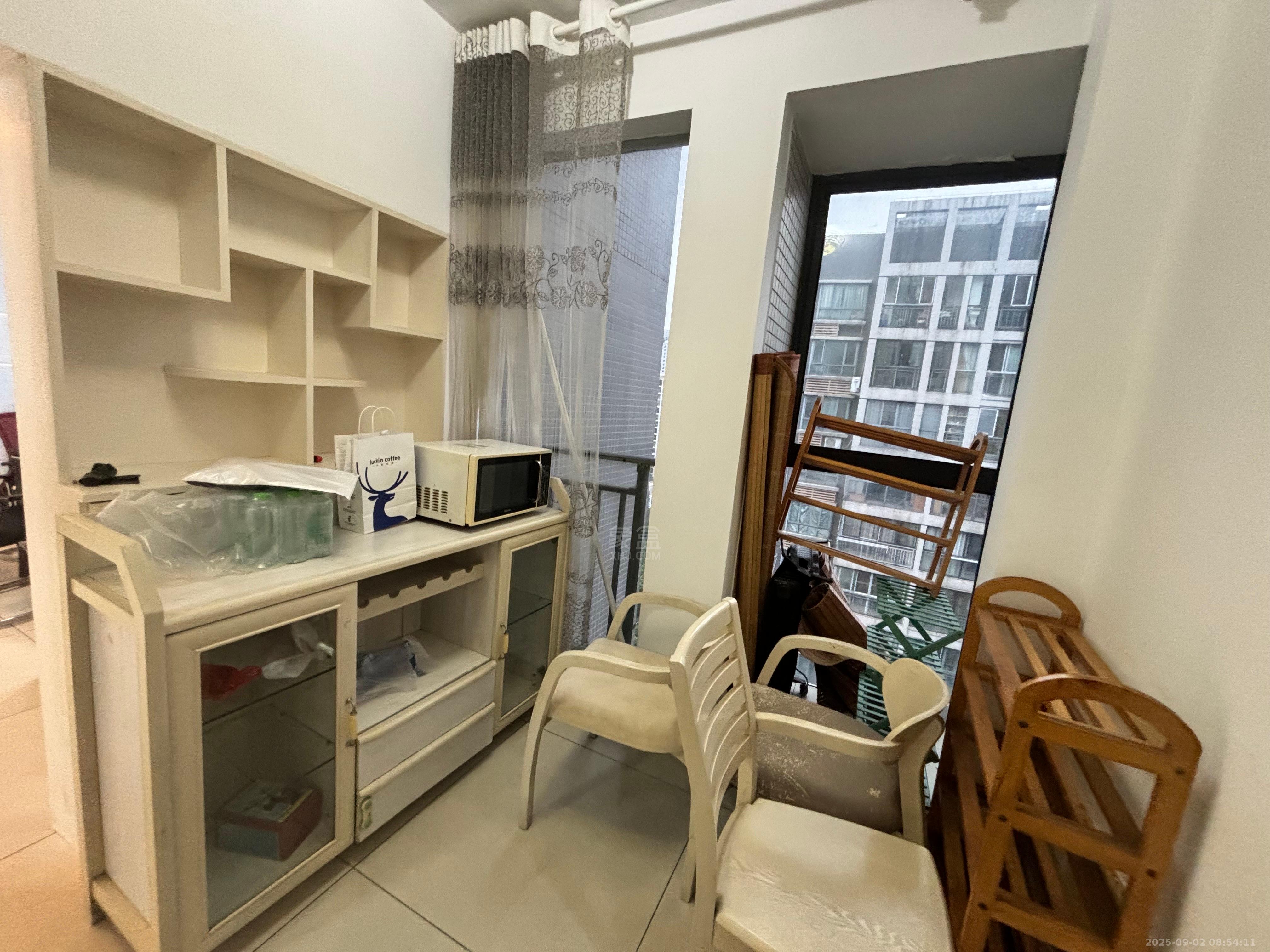 城市风景 3室1厅2卫 1800.0元/月 城市风景 3室1厅2卫 1800.0元/月室内图