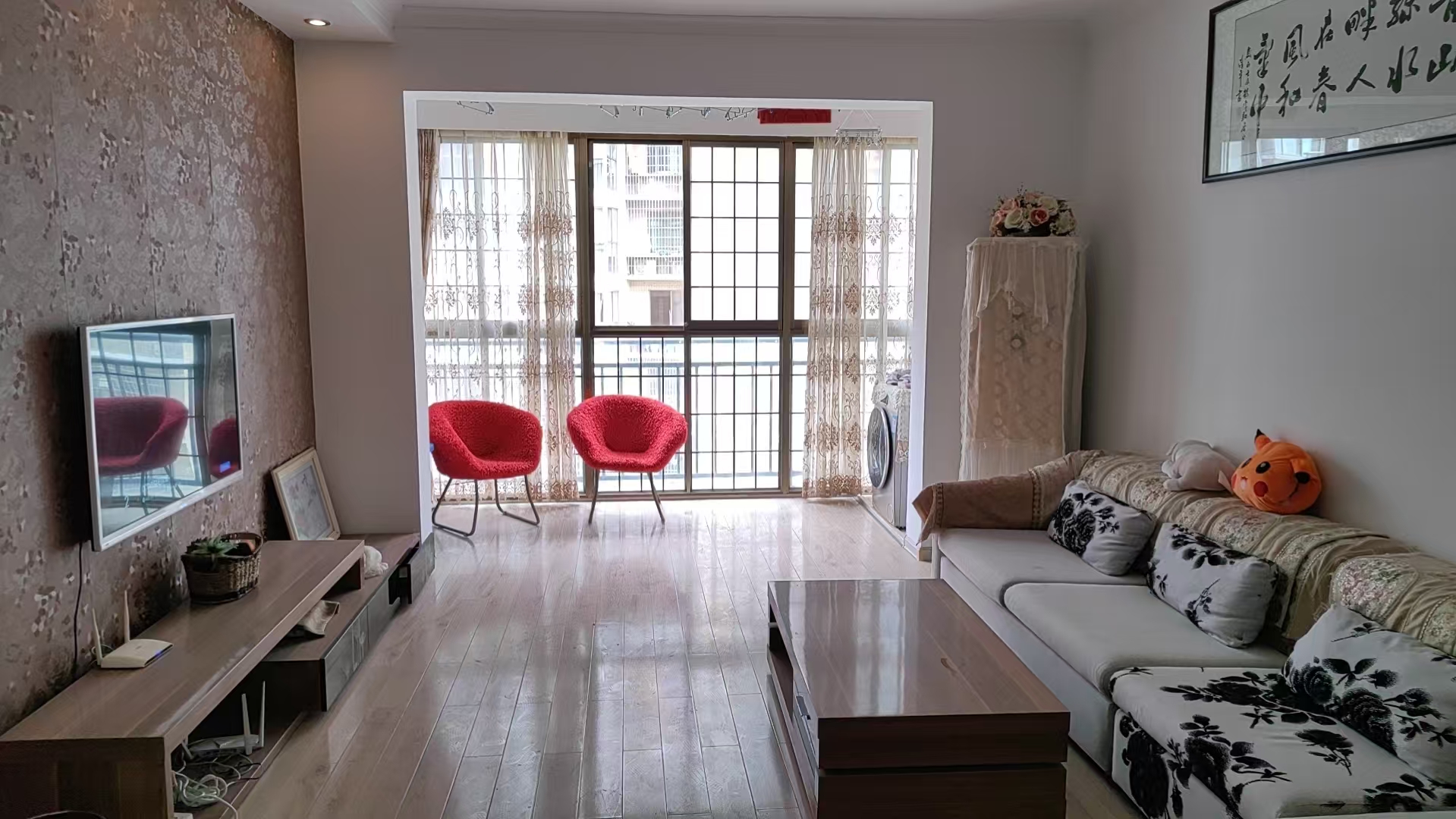 香格里拉 3室2厅1卫 1500.0元/月 香格里拉 3室2厅1卫 1500.0元/月室内图